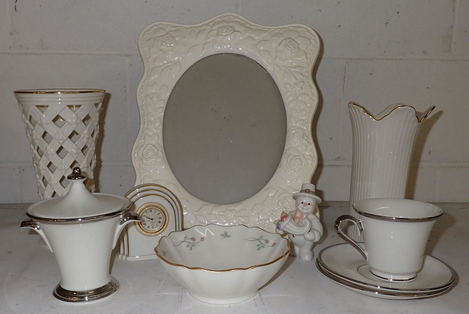 Lenox Picture Frame Vases Snowman Clock & Misc (1 of 4)