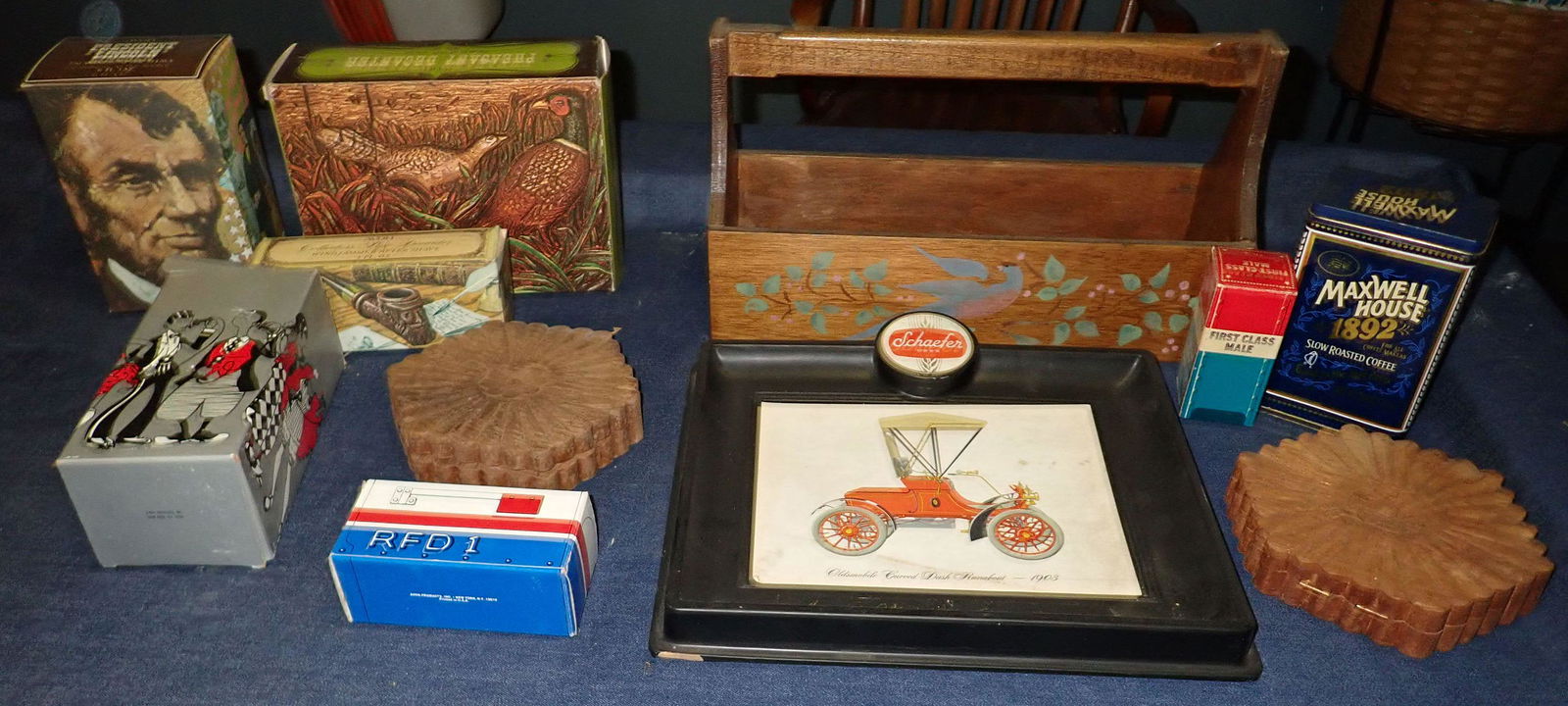 Avon Wooden Napkin Rings Tote & Misc: No shipping !