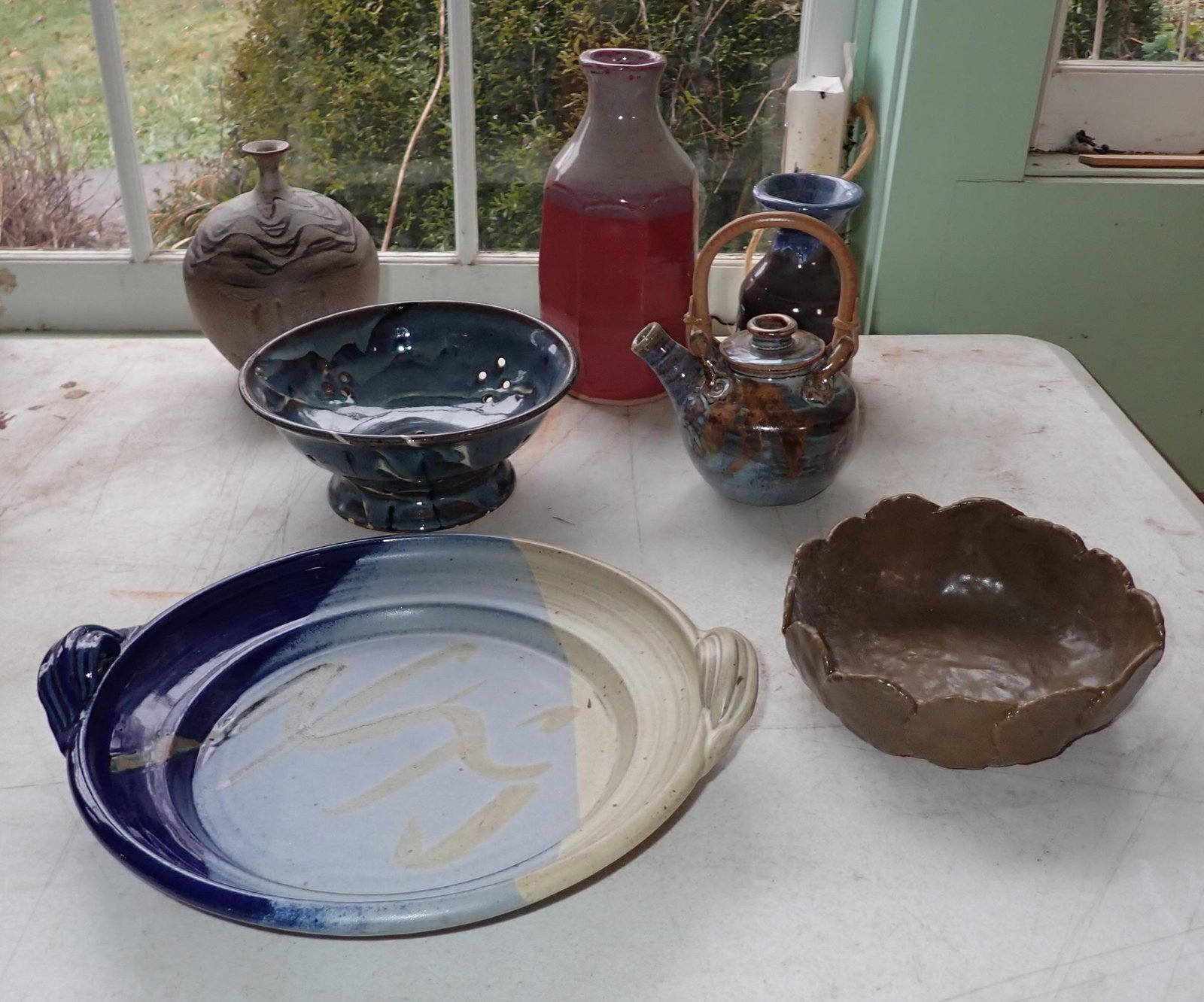 Pottery Vases Bowl Casserole: Tallest vase is apprx 9 1/2" tall. NO SHIPPING !