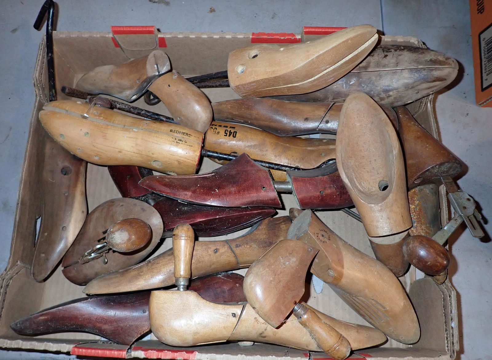 Brooks Brothers Red Head Misc Shoe Stretchers (1 of 1)