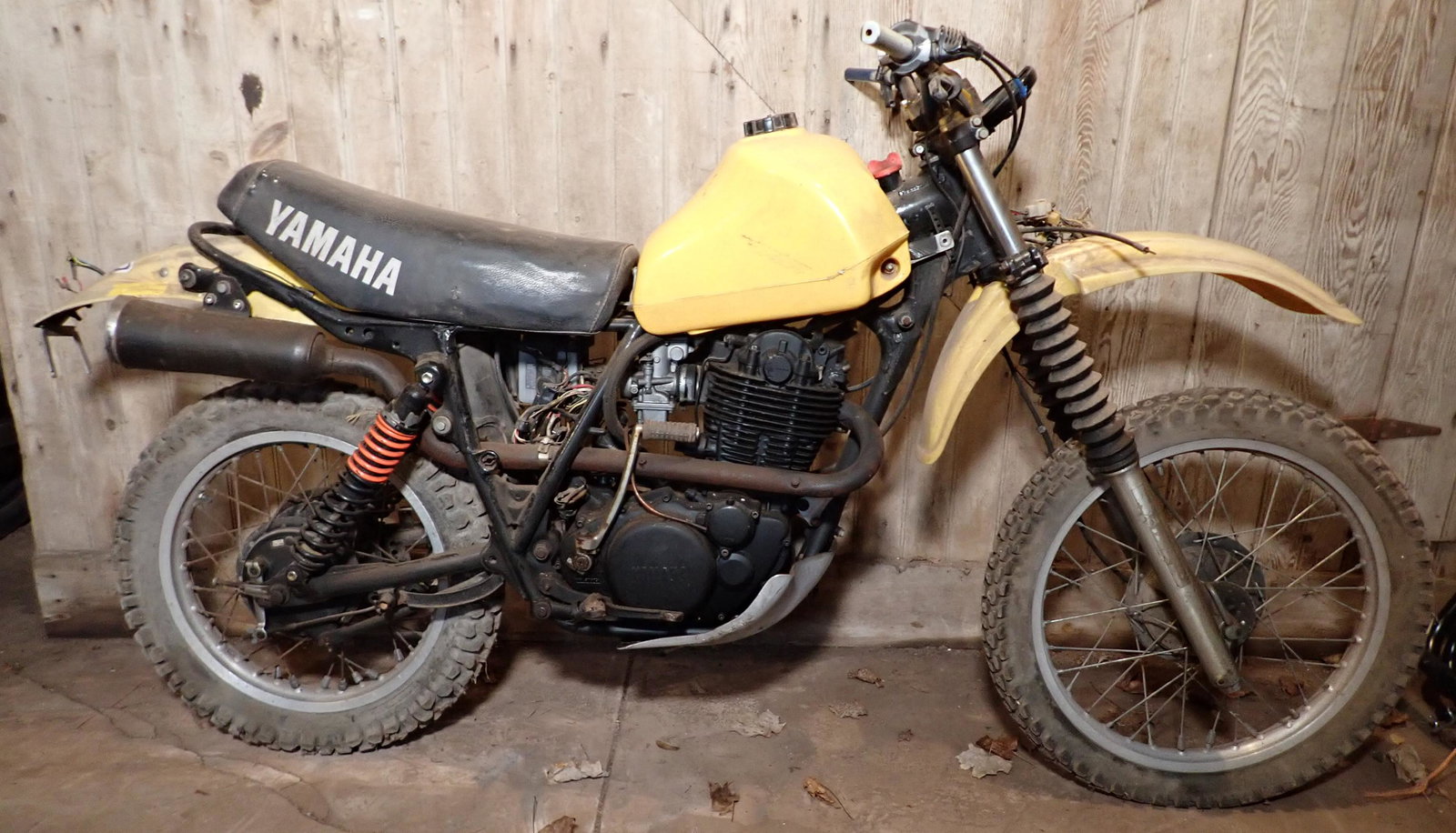 1980 Yamaha XT500 Dirt Bike: Vin 3H6 001506 . No shipping ! No Title .