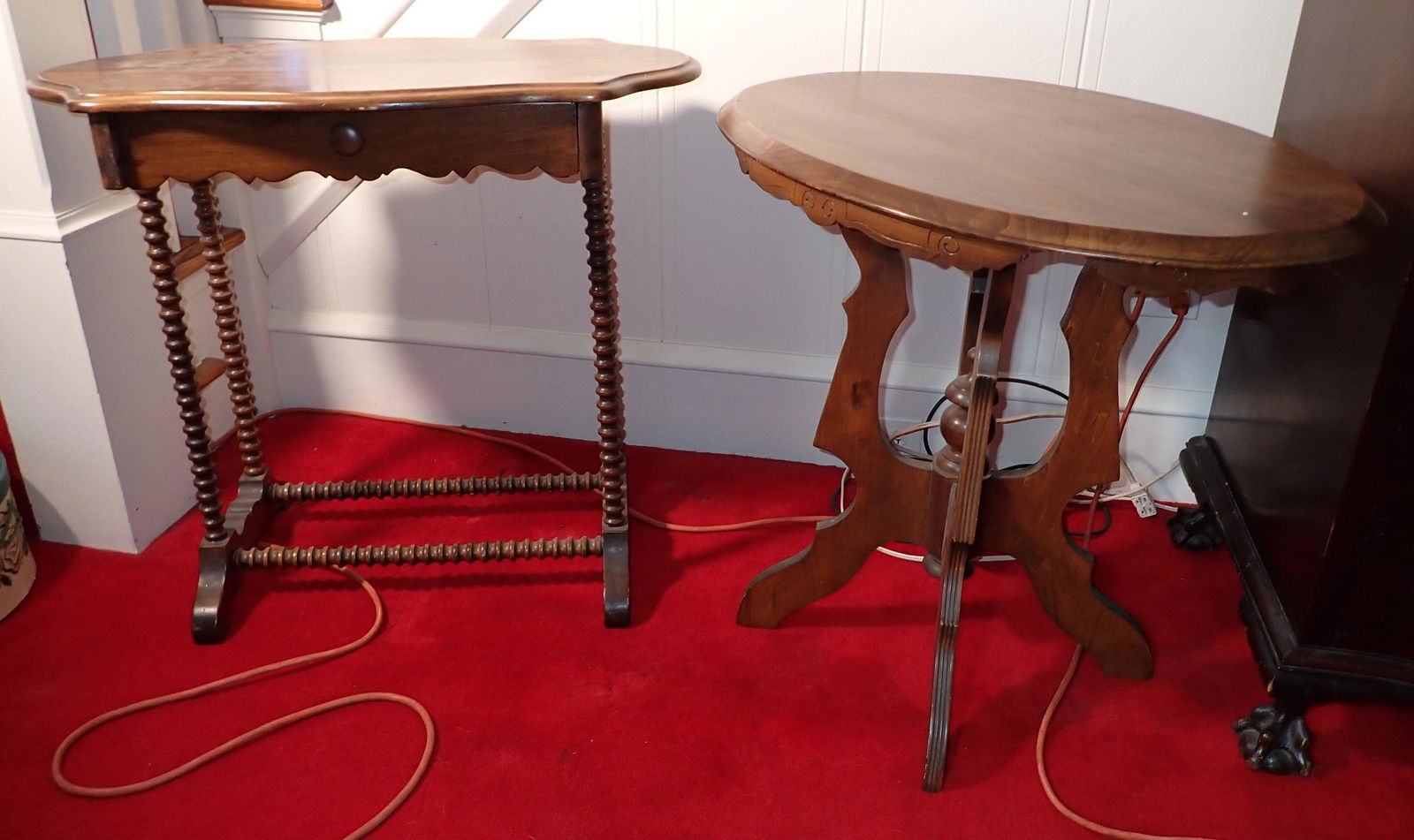 2 Lamp Stands (1 of 4)