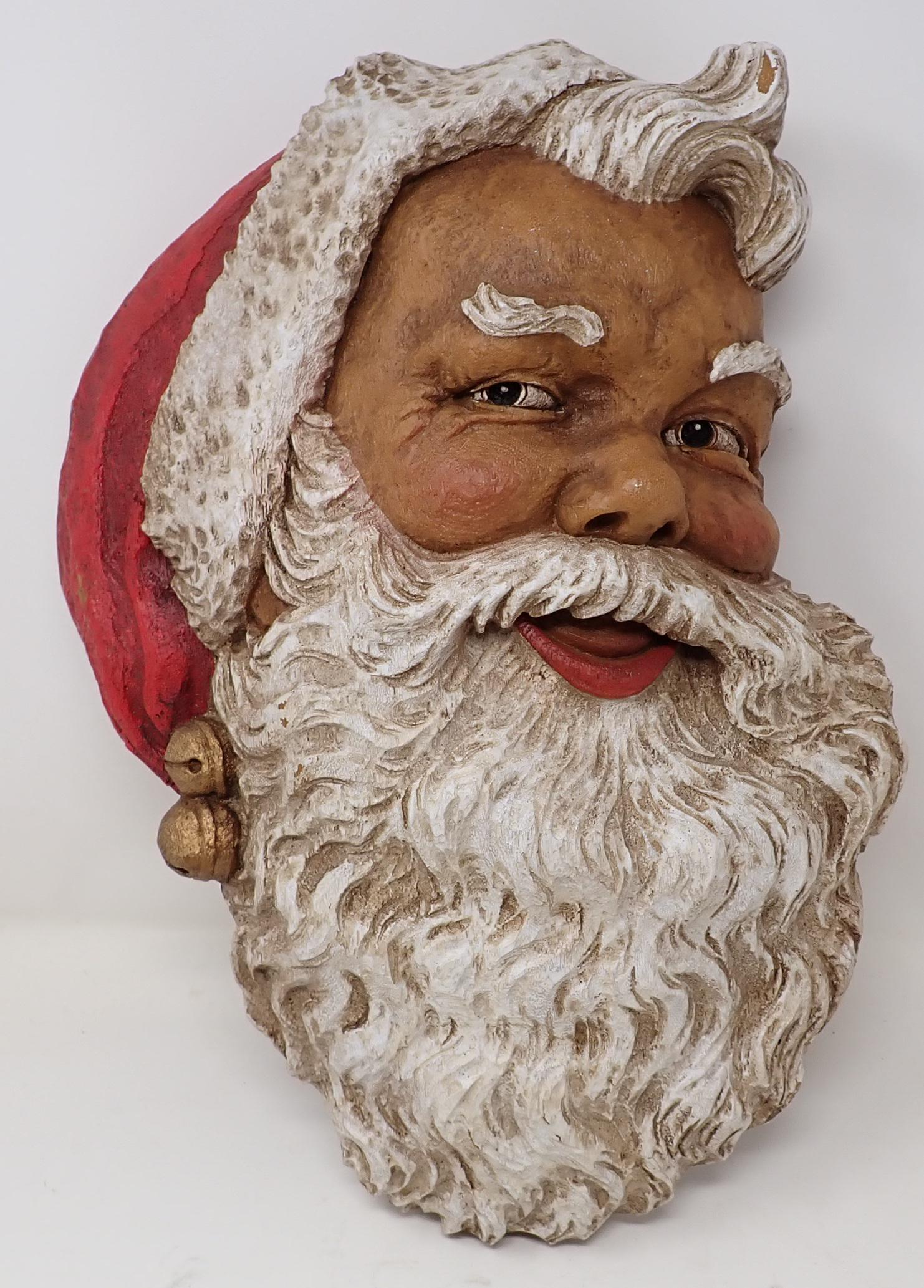 Resin Santa Wall Plaque (1 of 2)