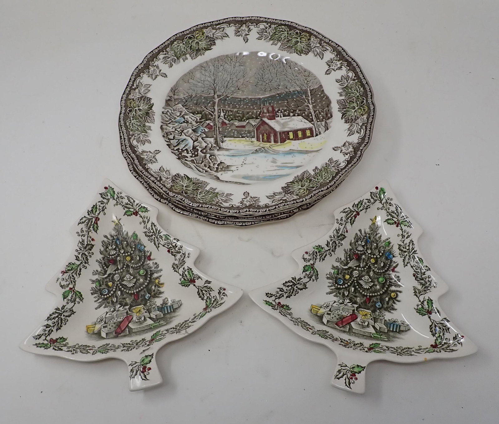 Johnson Bro Family Village Plates & Tree Trays: There are four 10" plates and 2 tree trays