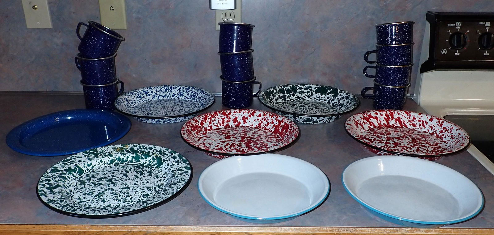 Enamelware Plates Pie Plates & Cups (1 of 3)