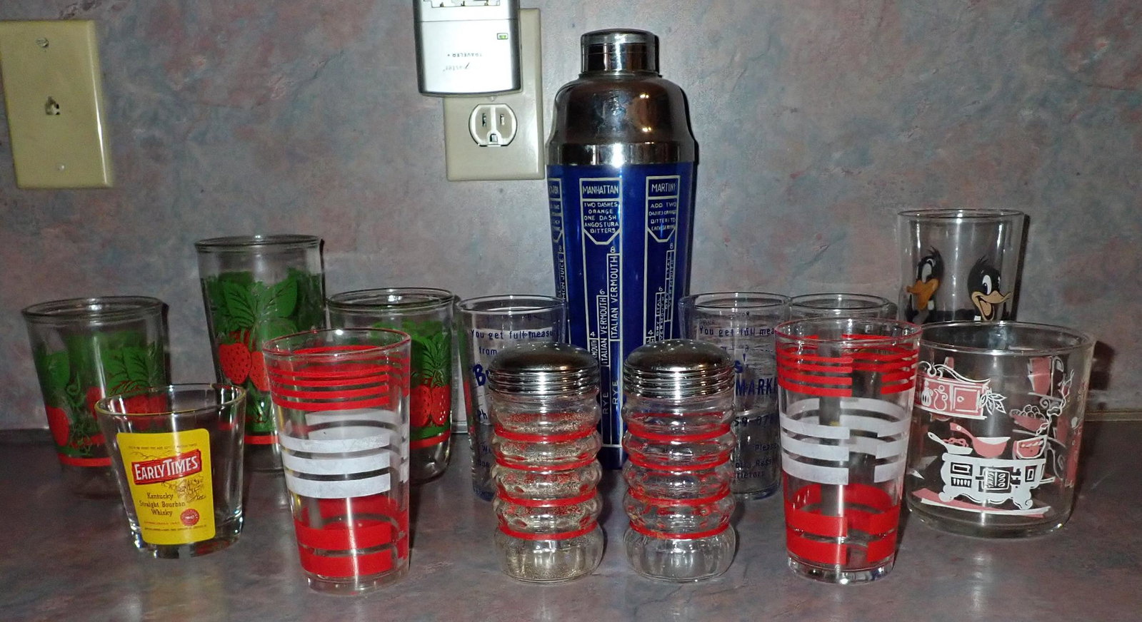 Cocktail Shaker Drinking Glasses S&P Shakers: NO SHIPPING !