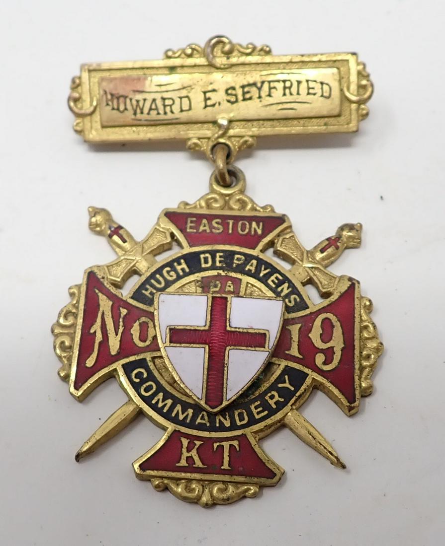 Hugh Depavens Commandery Easton KT Pendant: Masonic Pendant is approx 1 1/2" x 2 1/8"