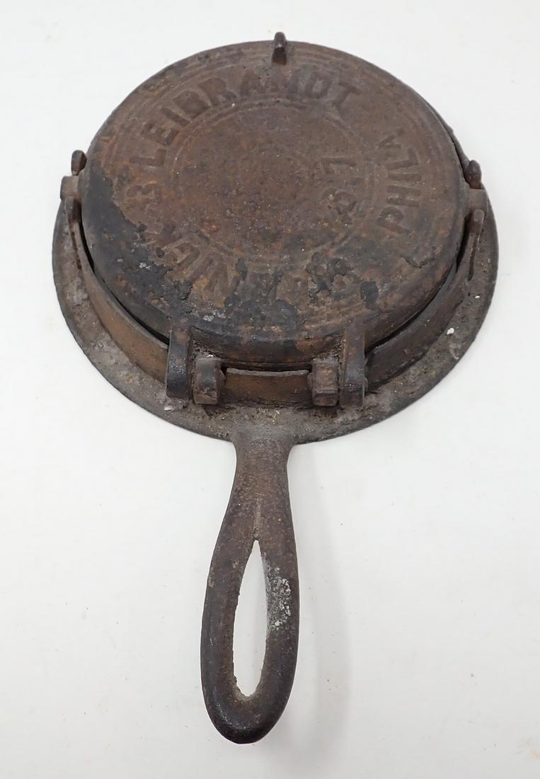 Warnick & Leibrandt Waffle Iron (1 of 4)