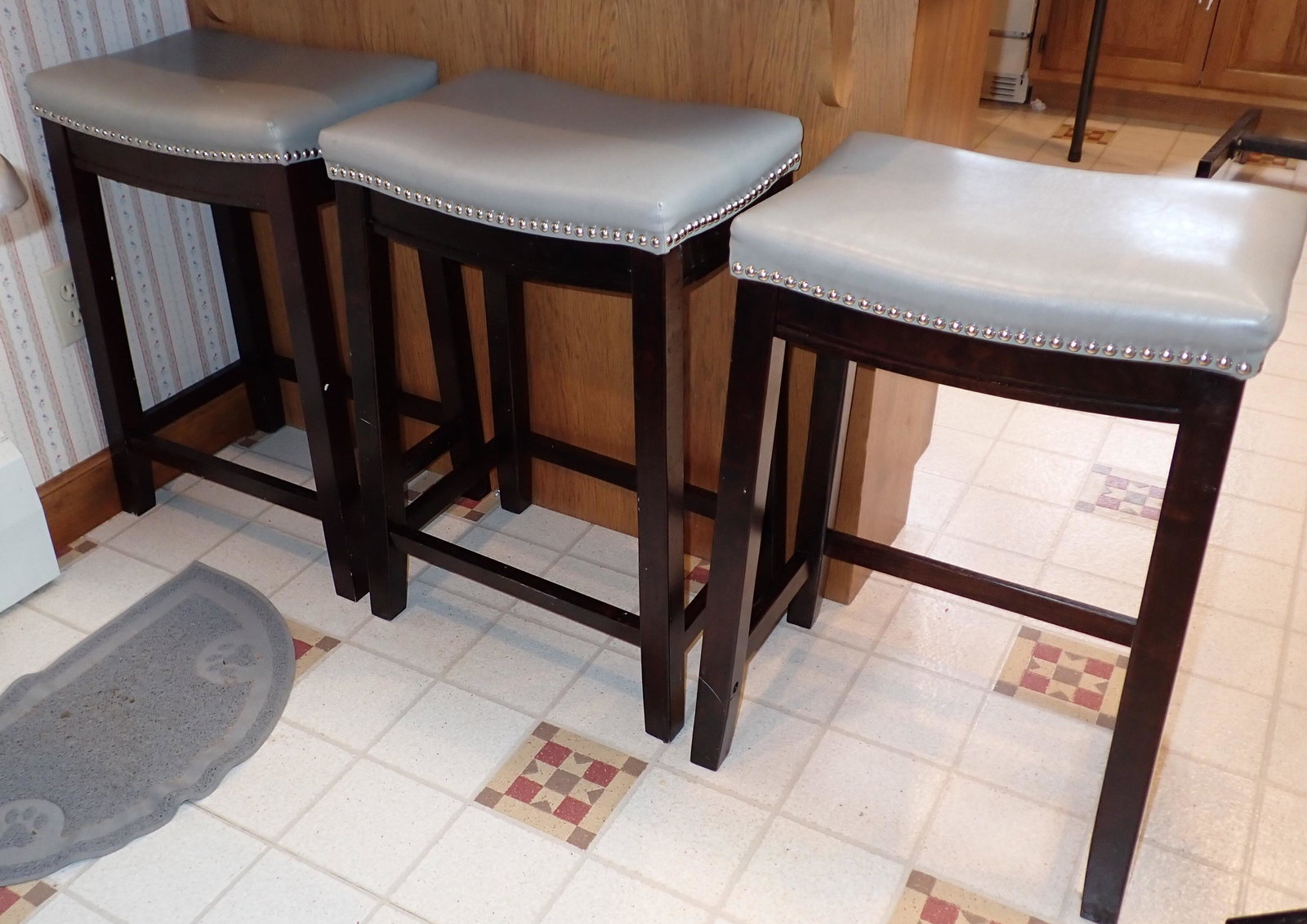 3 Bar / Island Stools: Approx 12" x 17" x 26" tall. NO SHIPPING !
