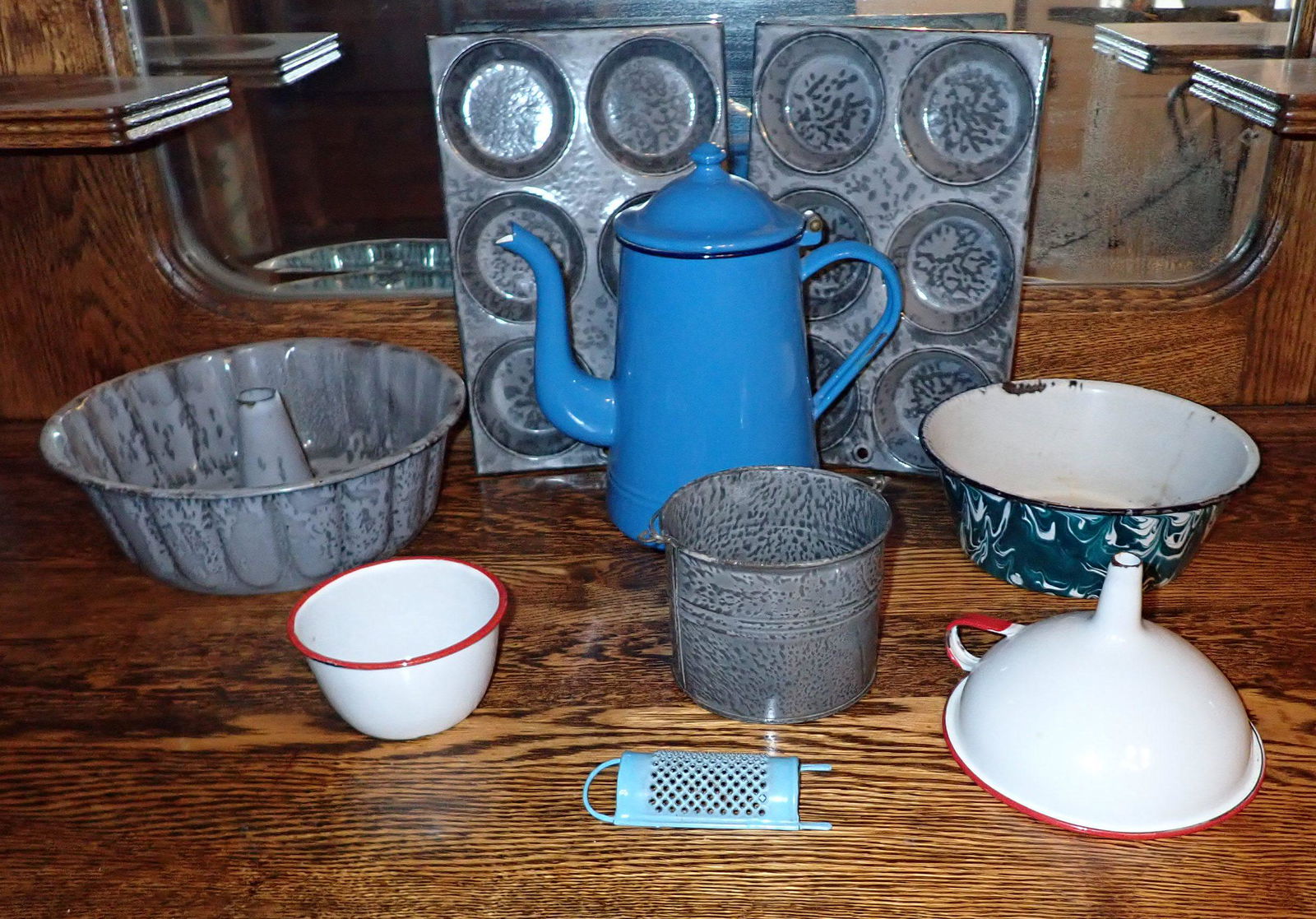 Enameled Coffee Pot Cake Muffin Molds (1 of 4)