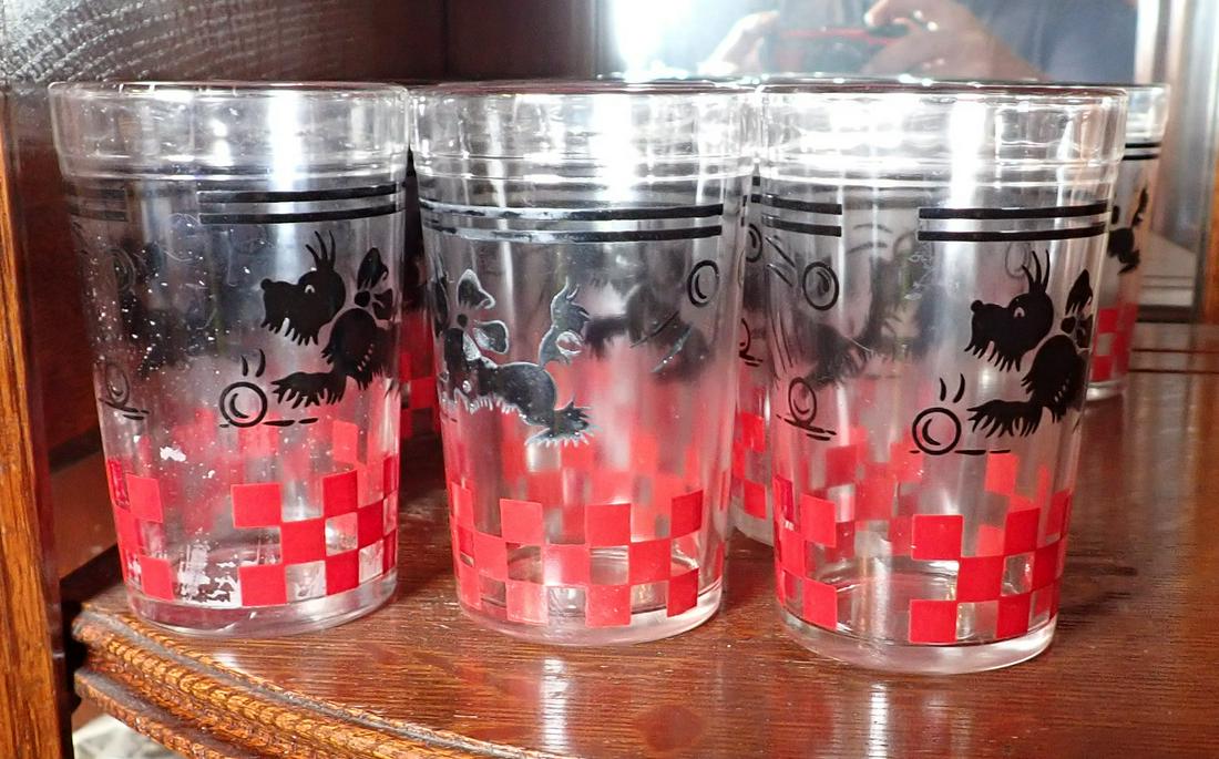 20 Vintage Dog Juice Glasses: Approx 2 1/4" in diameter and 3 1/2" tall. NO SHIPPING