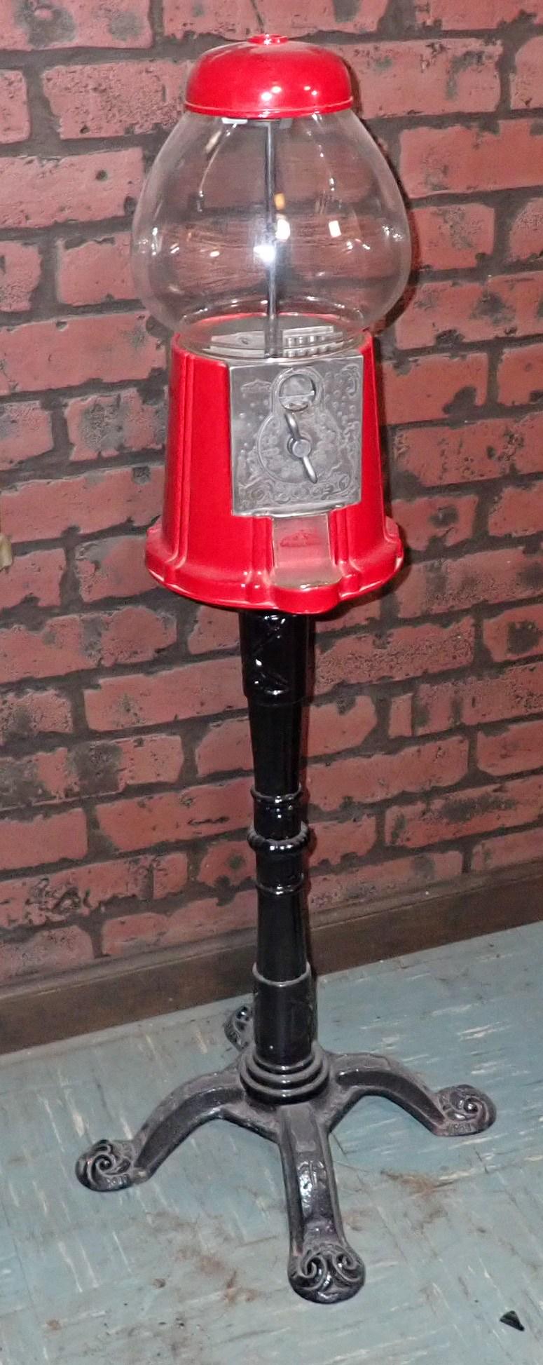 Carousel Bubble Gum Machine (1 of 3)