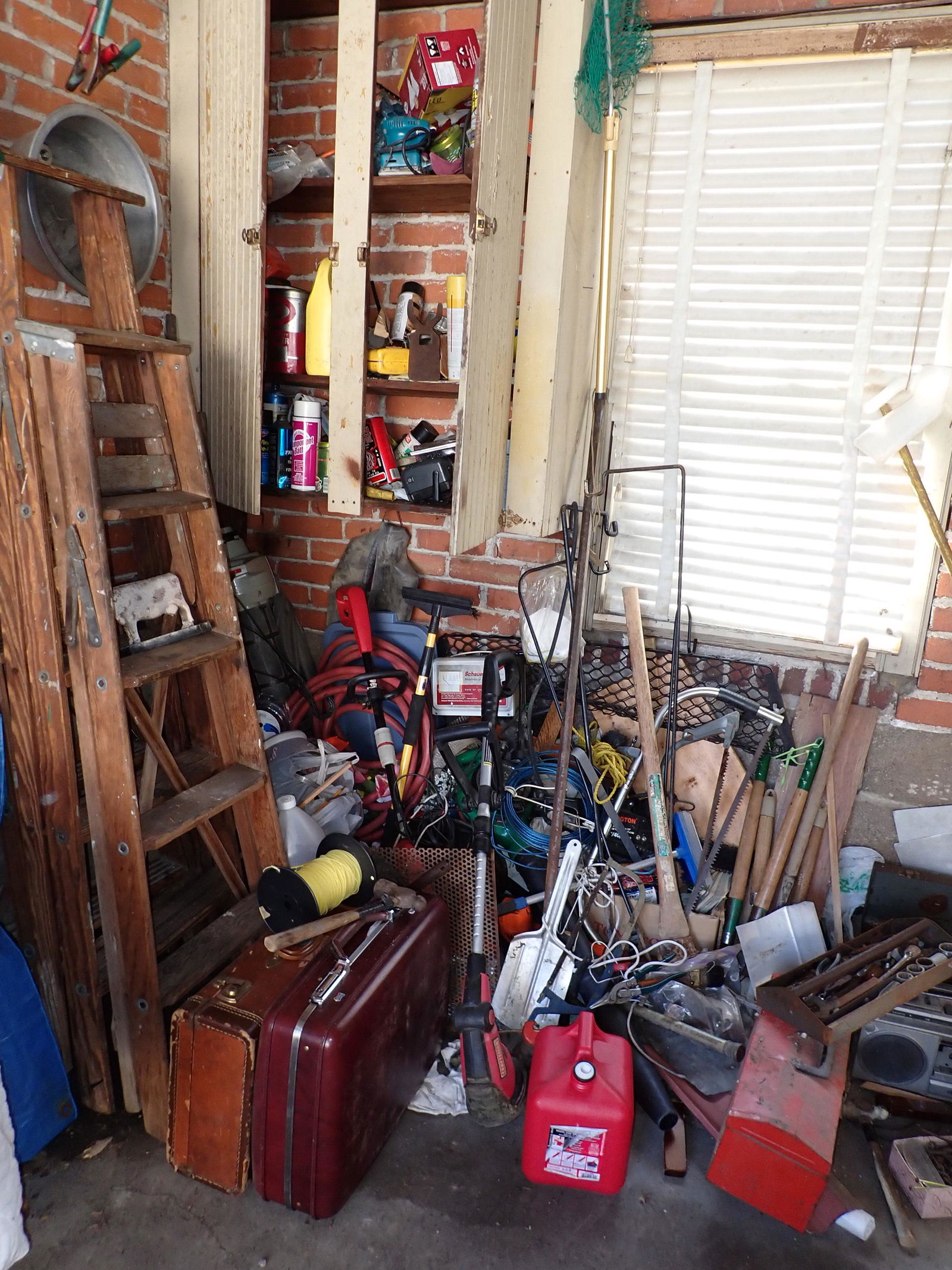 Wooden Ladders Tools Partial Garage Contents (1 of 16)