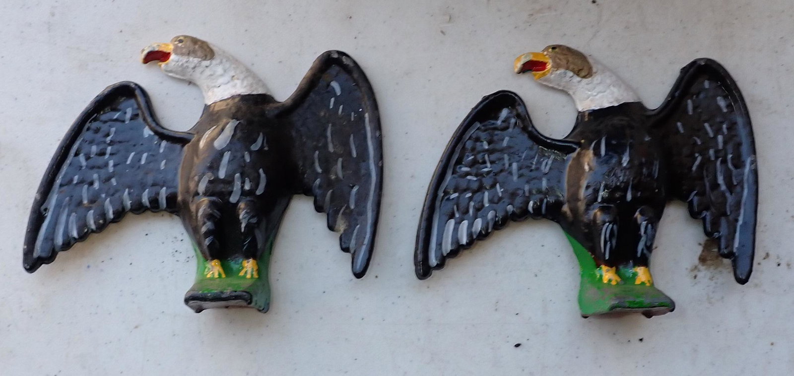 2 Paint Decorated Snow Eagles: Approx 5" tall