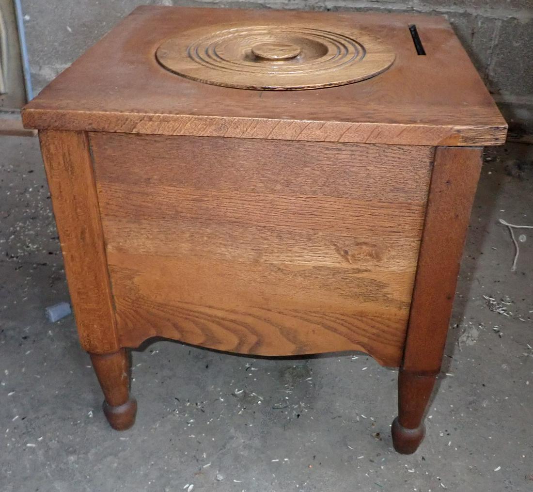 Oak Commode: Approx 17" x 17" x 17". NO SHIPPING !