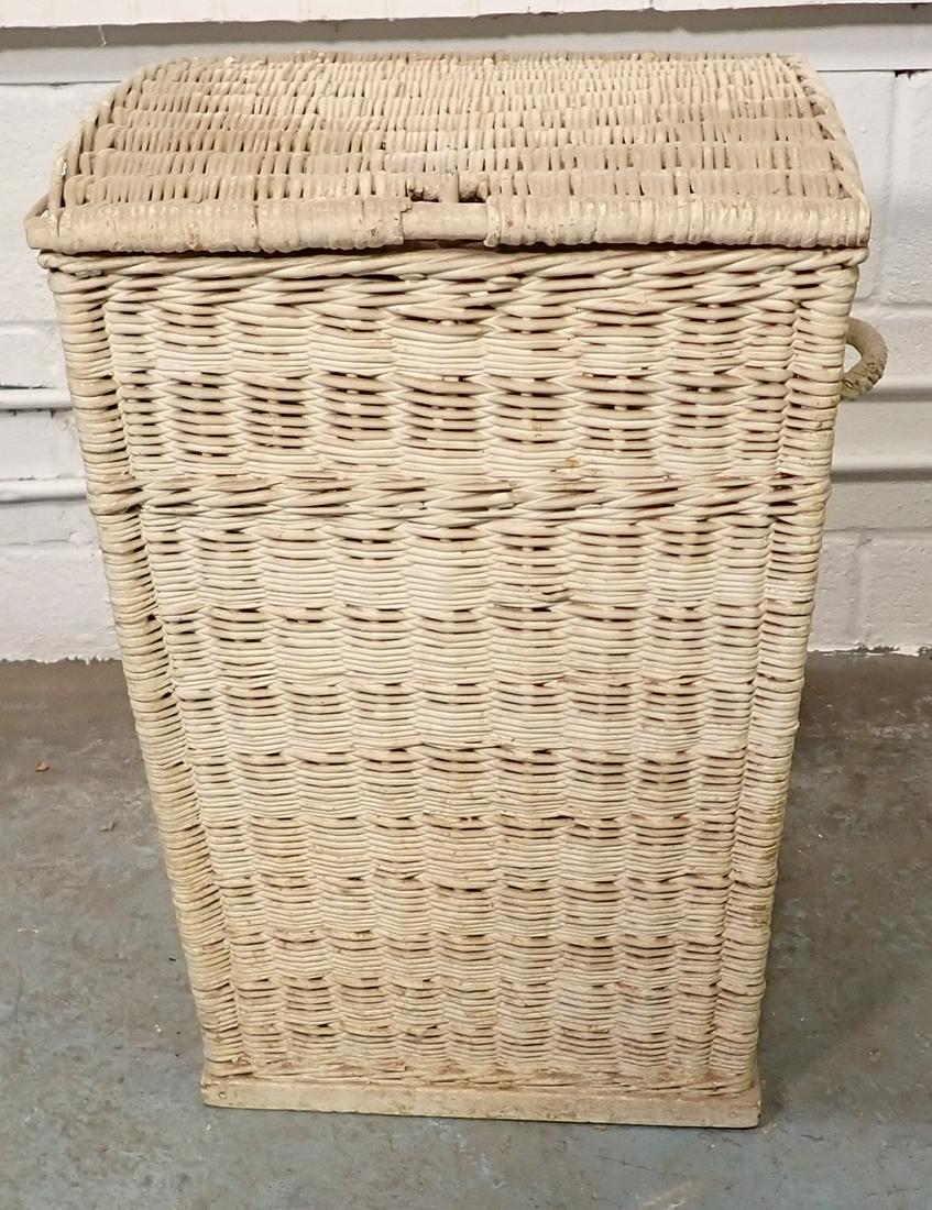 Wicker Hamper / Laundry Basket (1 of 5)
