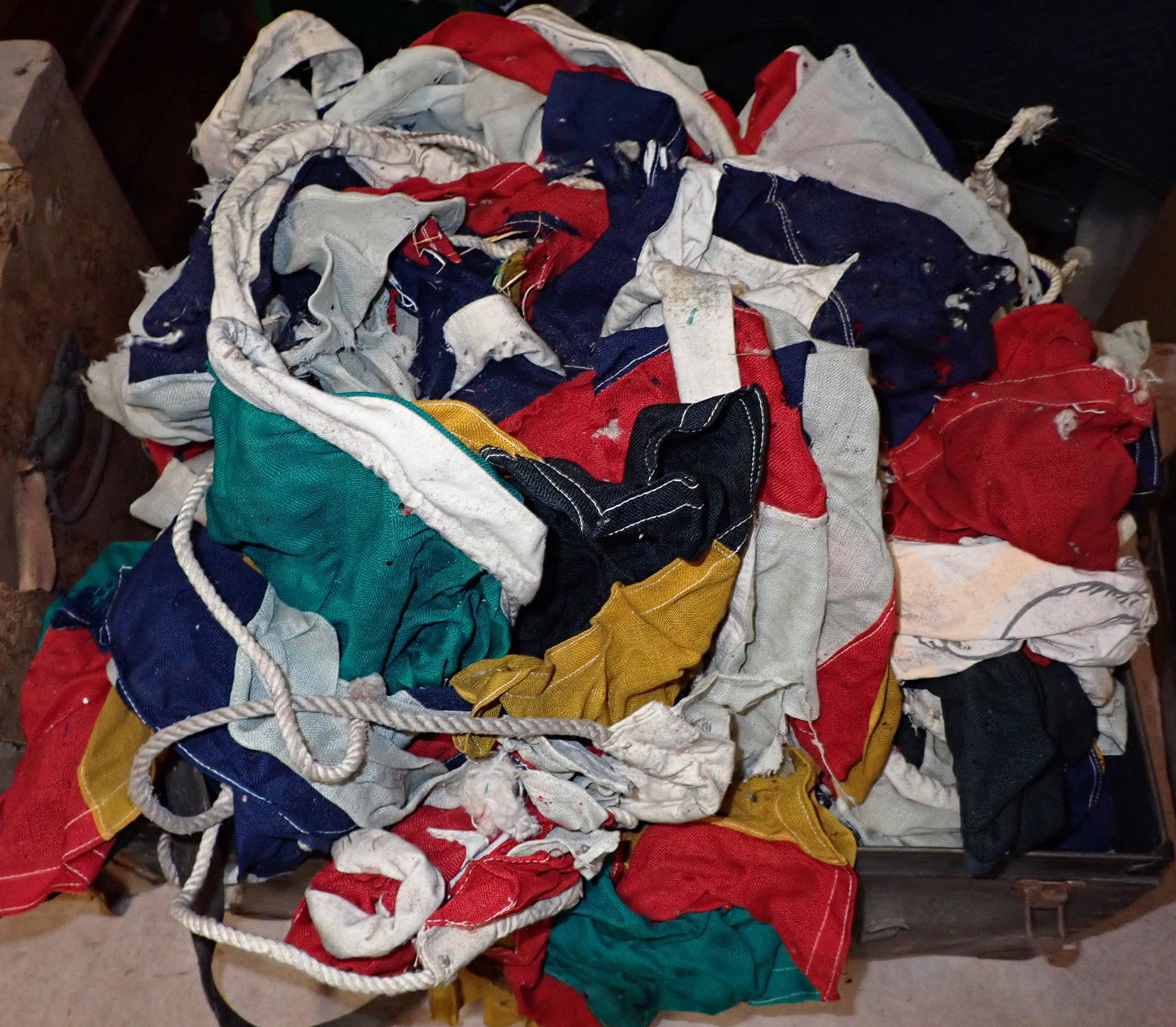 Very Worn & Damaged Flags & Pennants: NO SHIPPING !