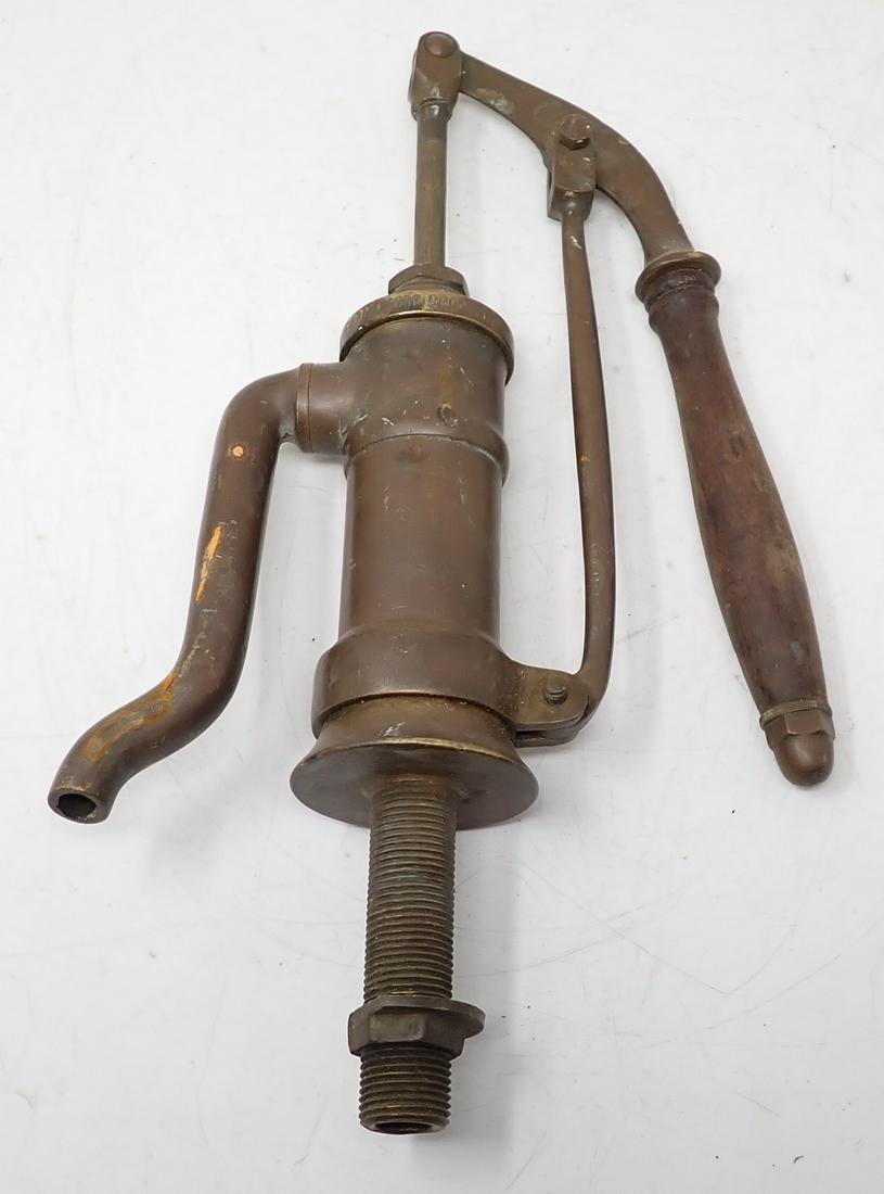 Perko Perkins Marine Lamp Brass Pump (1 of 4)