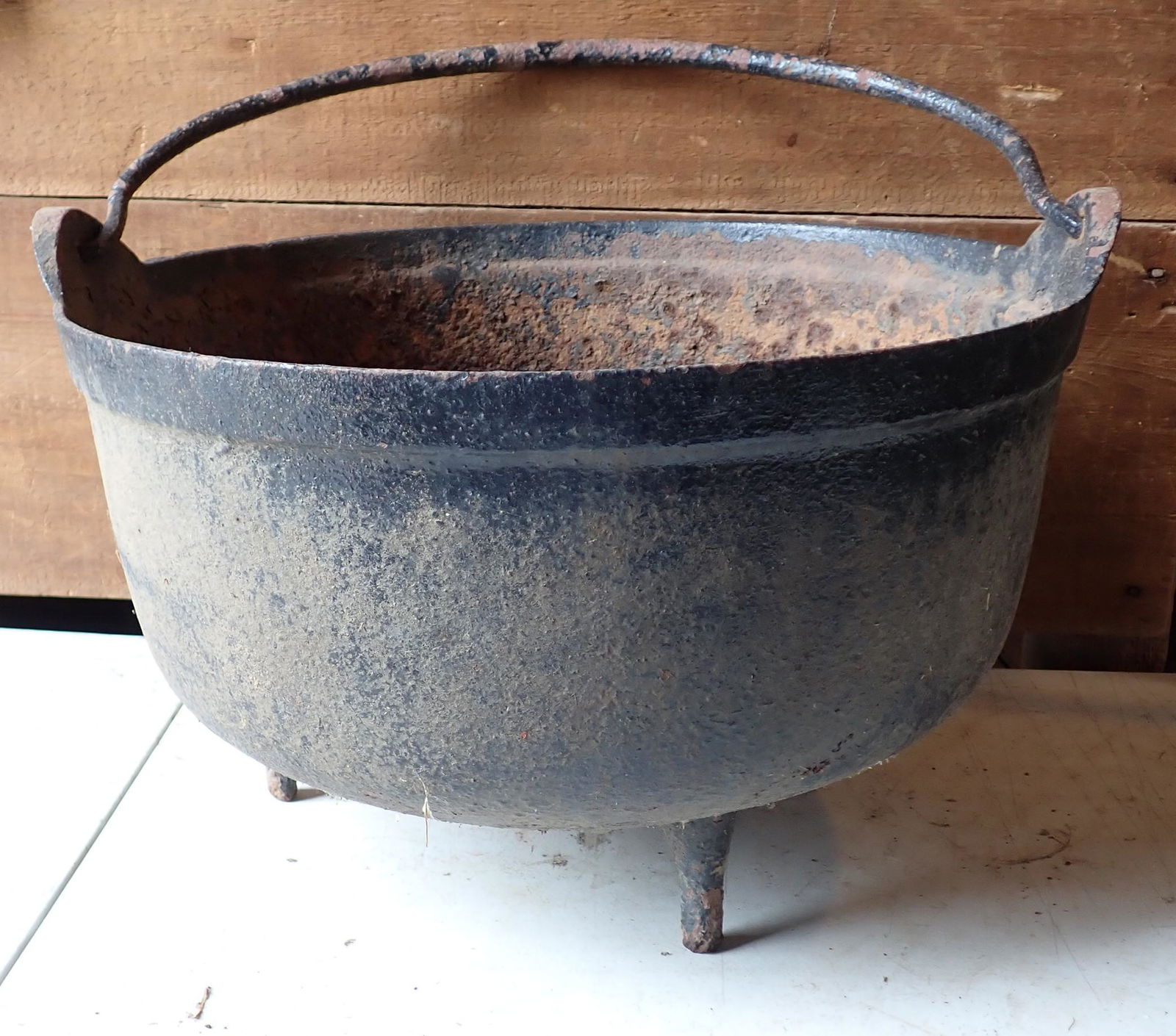 Footed Cast Iron Kettle (1 of 4)