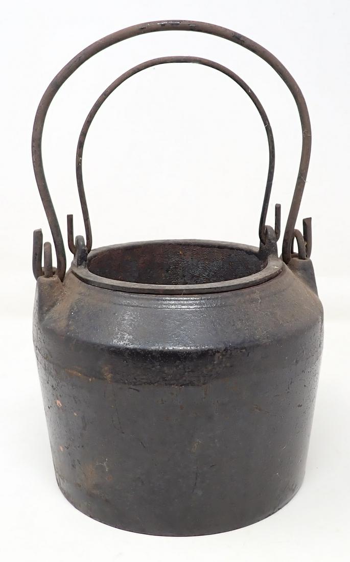 No. 0 Cast Iron Melting Pot (1 of 2)