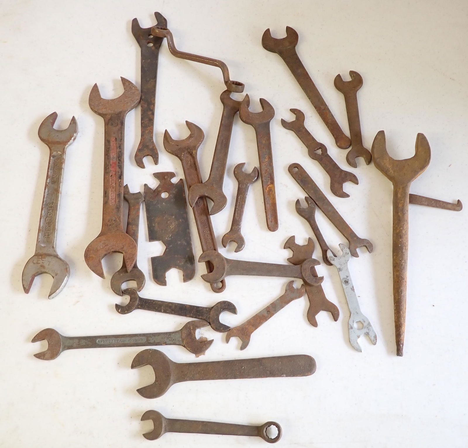 Antique / Vintage Wrenches incl Brass (1 of 4)