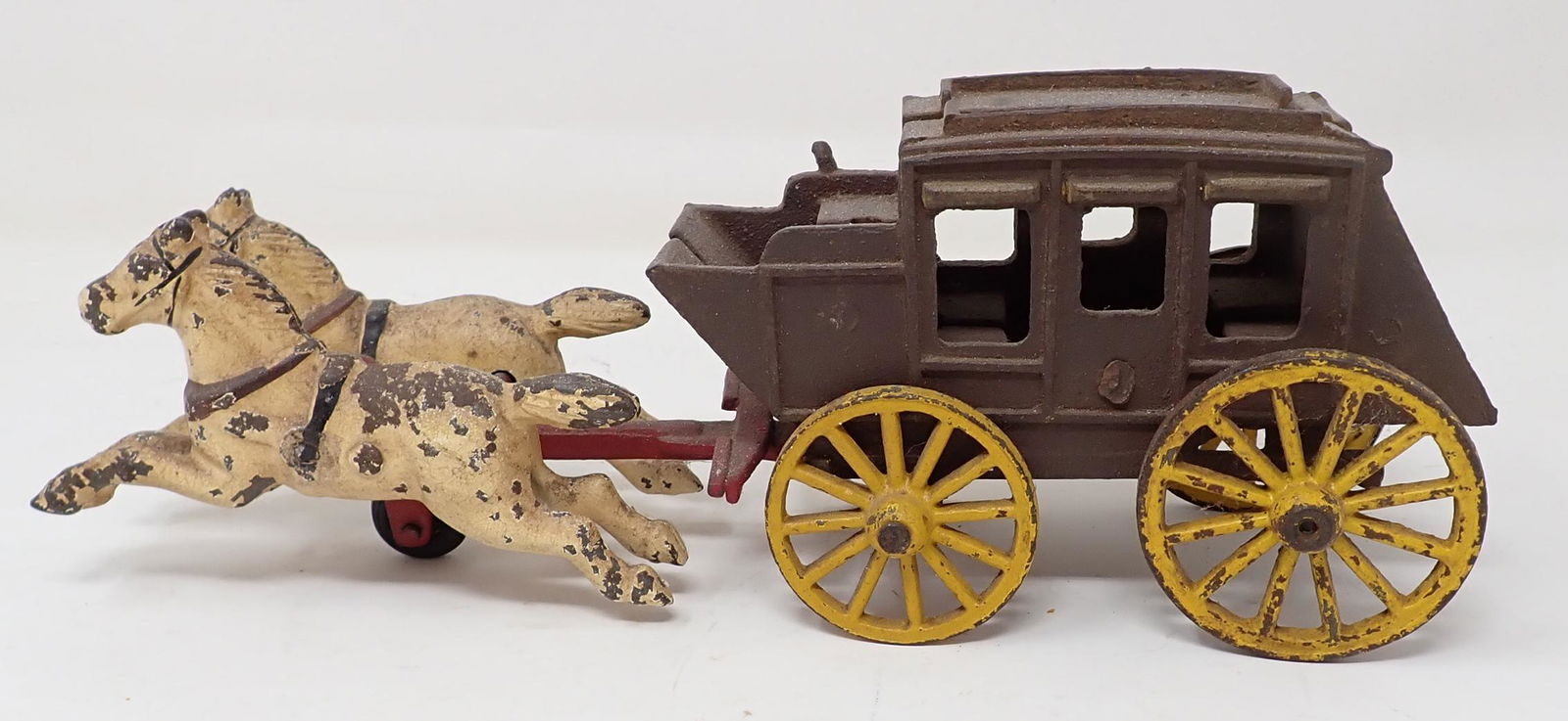 Cast Iron Stage Coach Toy (1 of 2)