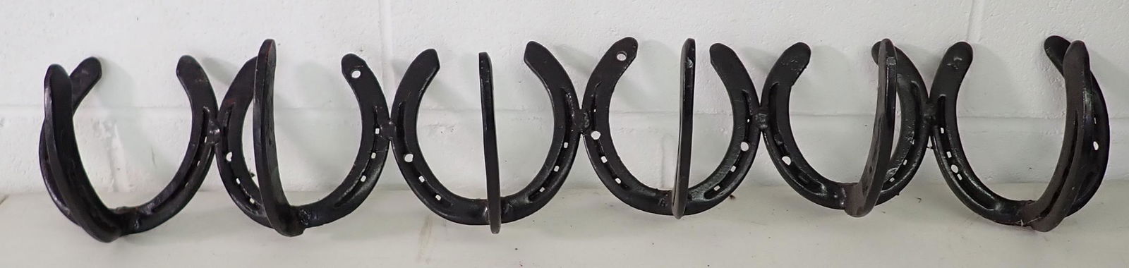Horse Shoe Coat Rack: Approx 4 5/8" x 29"