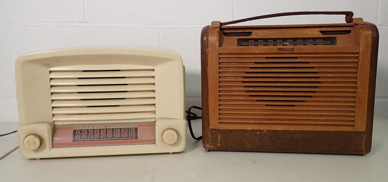 General Electric Model 114 & Philco Radios (1 of 6)