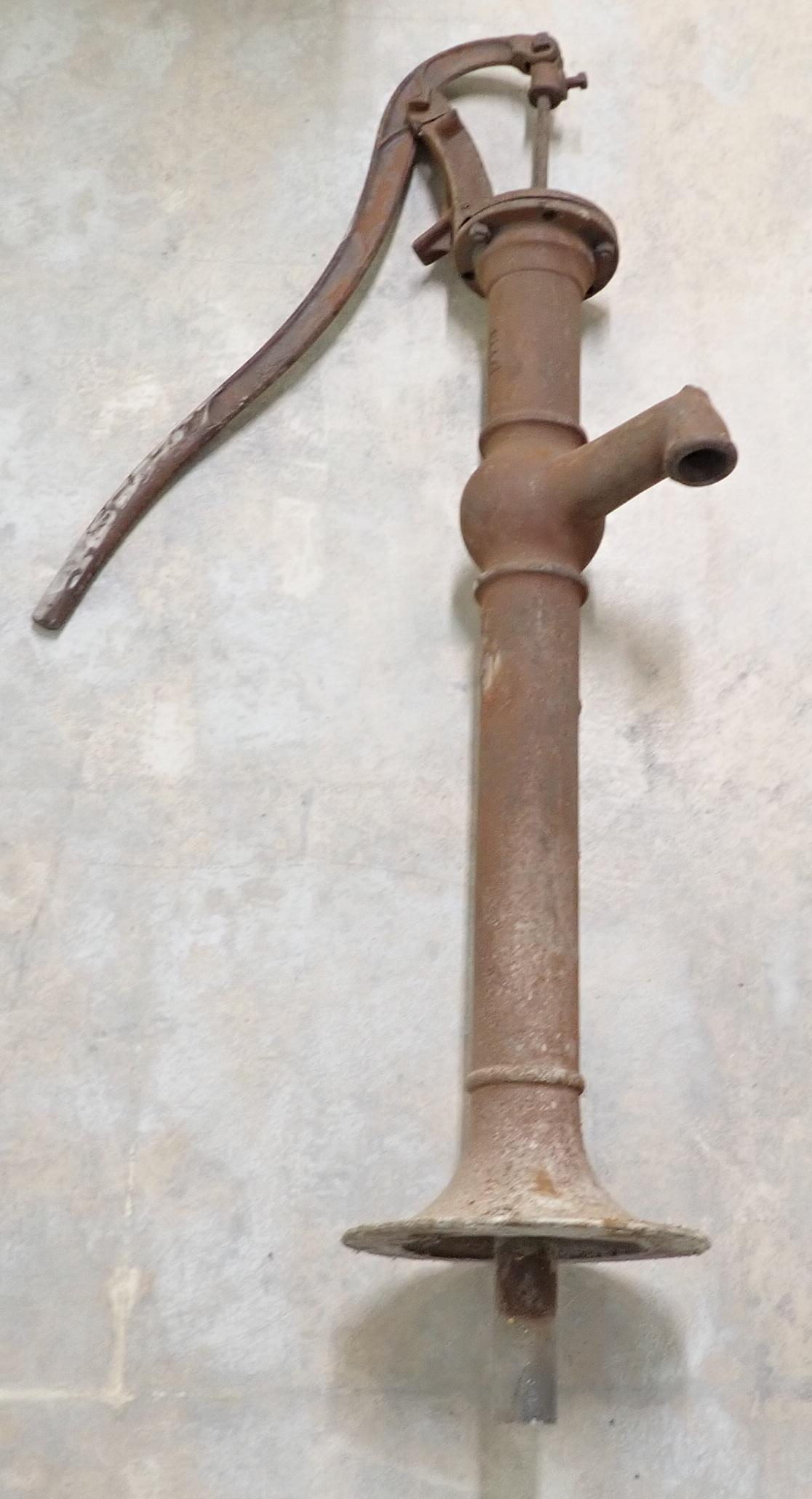 Cast Iron Well Pump (1 of 4)