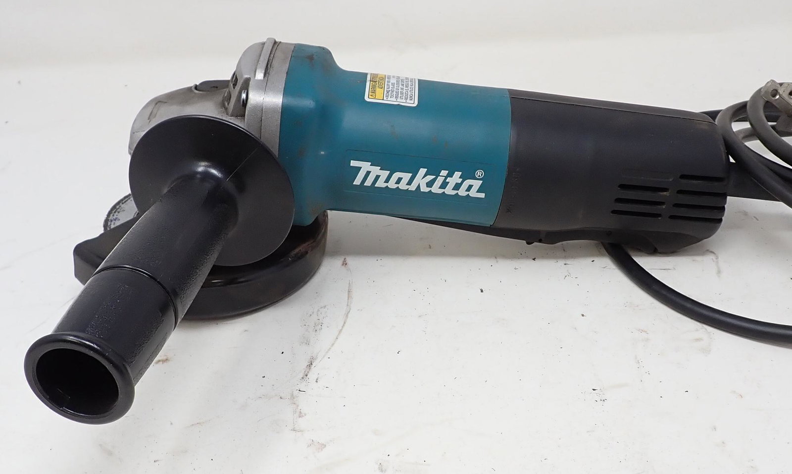 Makita 4 1/2" Grinder (1 of 3)