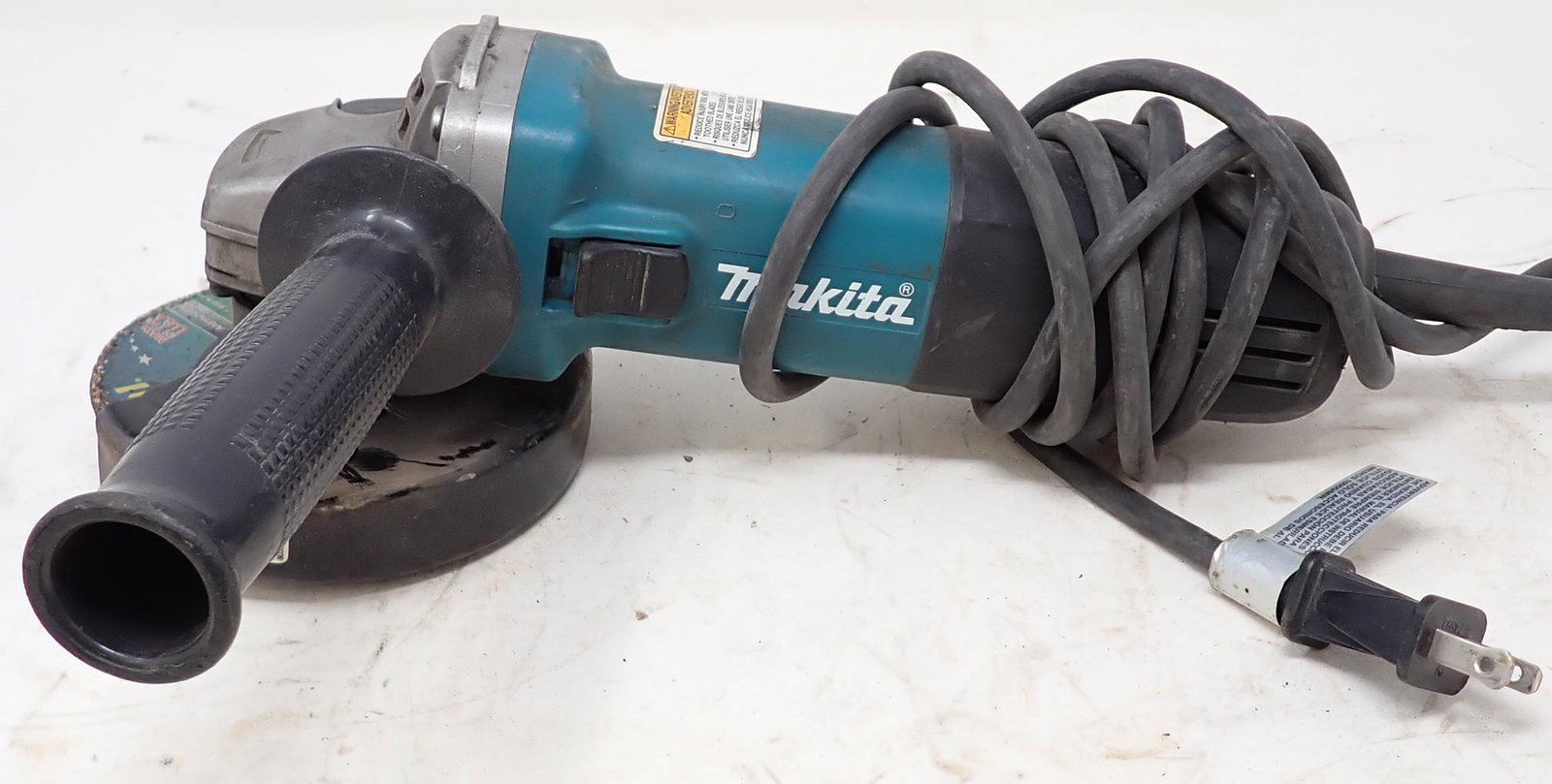 Makita 4 1/2" Grinder (1 of 3)