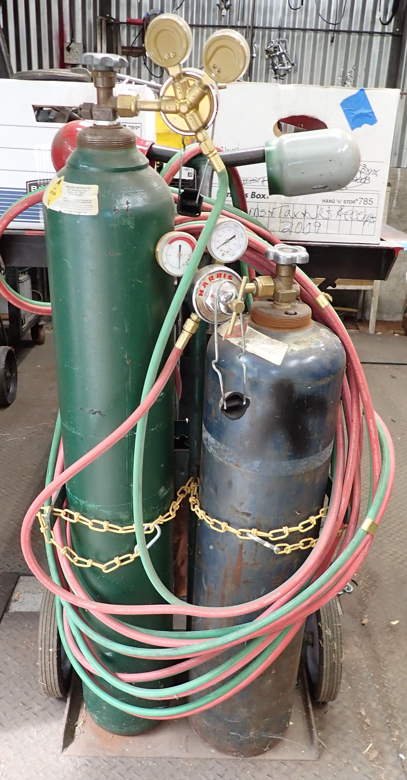 Tanks Victor Torch Harris Regulators Cylinder Truck (1 of 8)