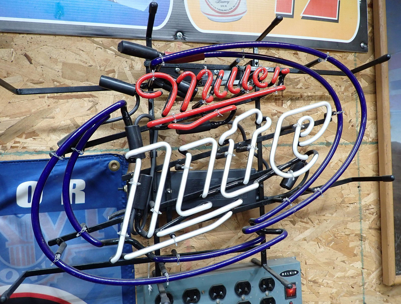 Miller Lite Neon Sign (1 of 1)