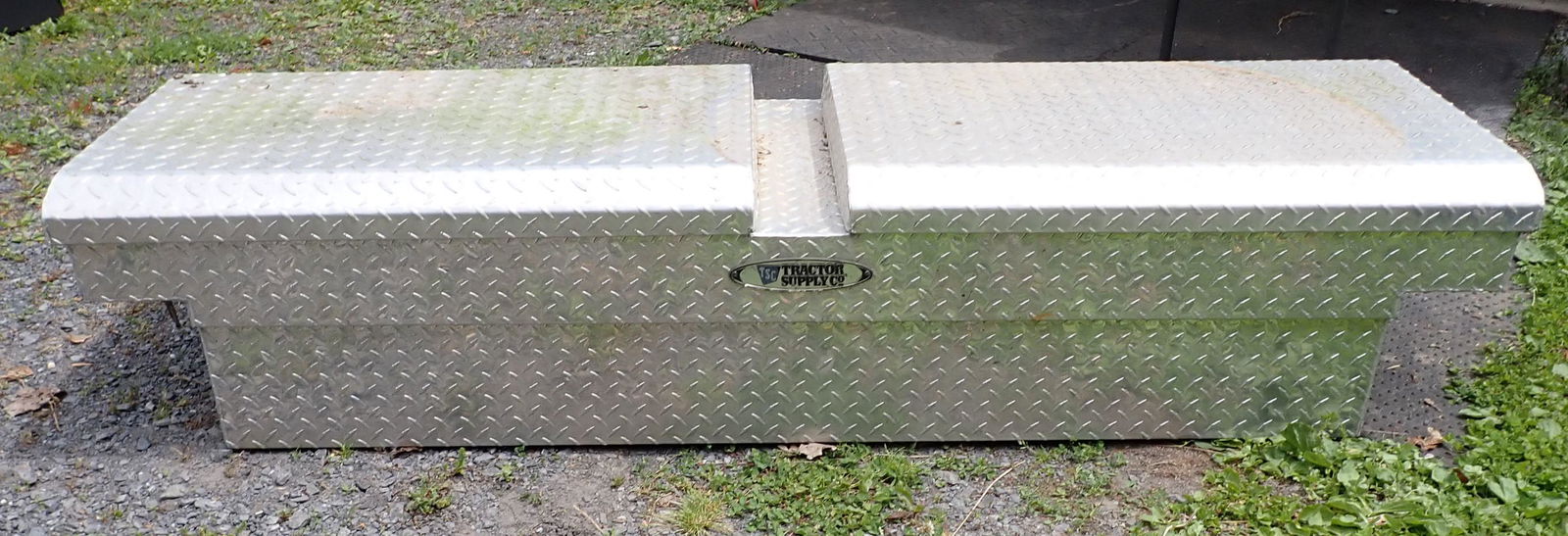 Tractor Supply Aluminum Truck Tool Box (1 of 5)