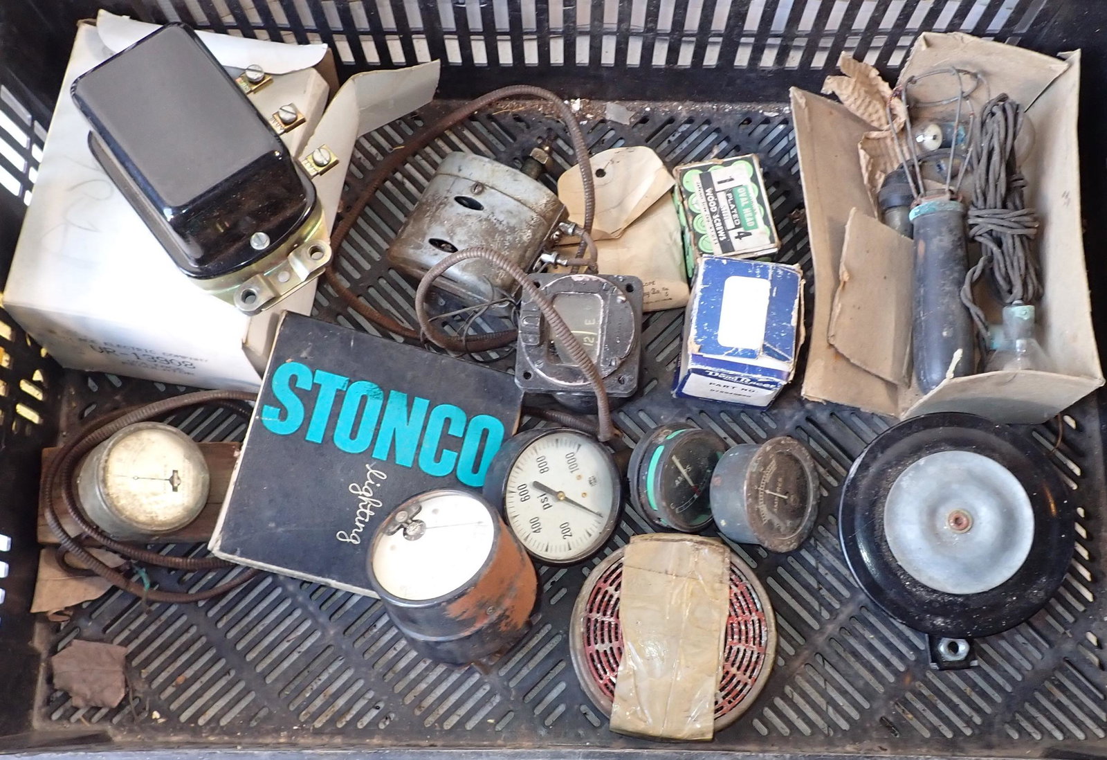 Bosch 71221 Horn Gauges Misc Parts (1 of 6)