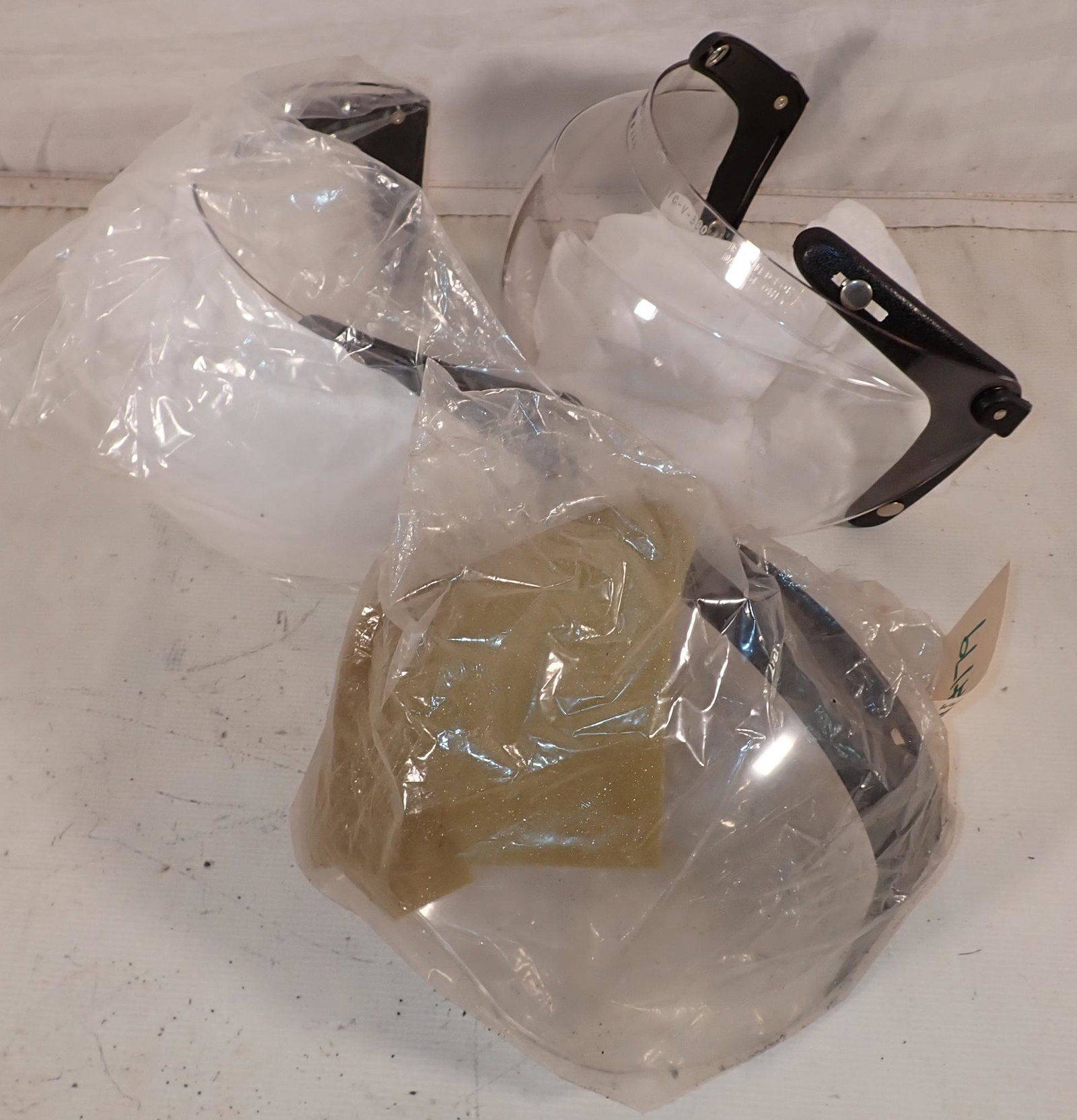 Bubble Shields & Wancar Retro Face Shield (1 of 3)