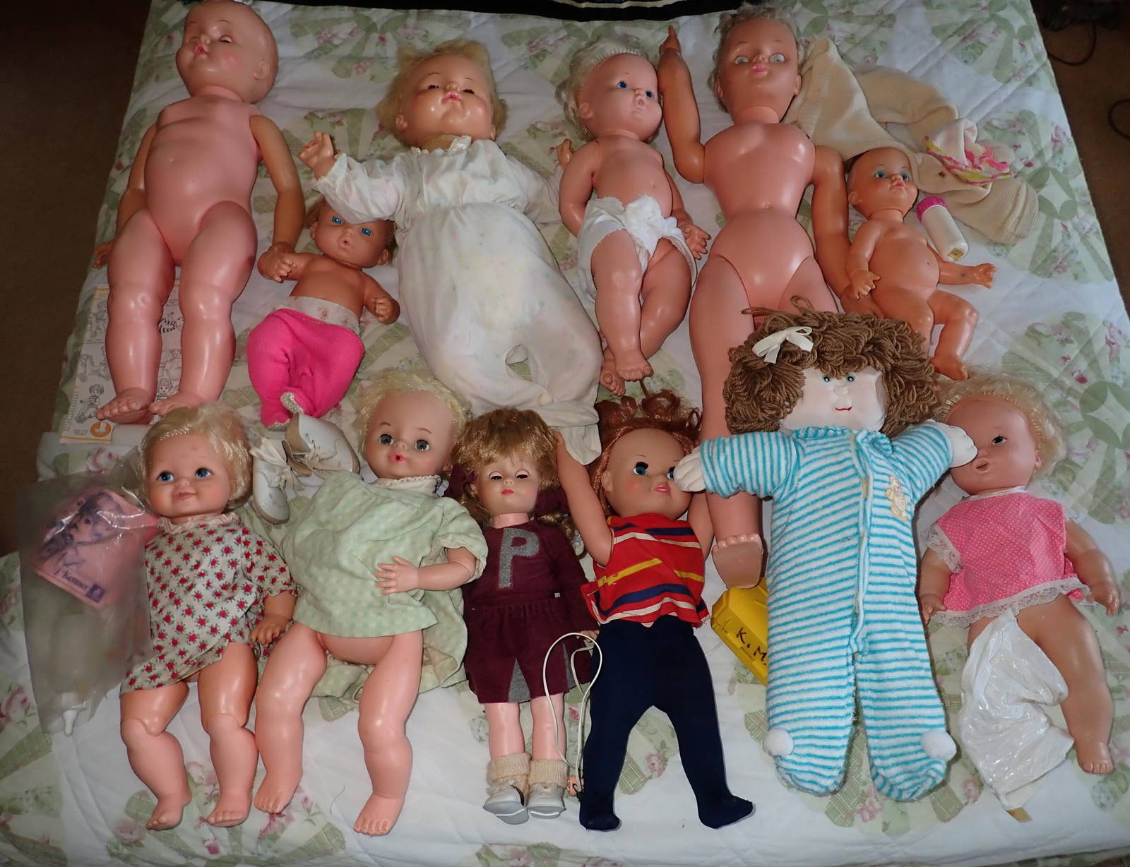 Vintage Dolls Auction