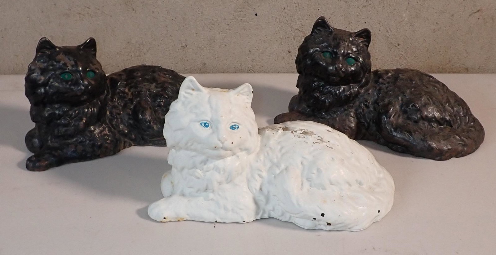 3 Cast Iron Cat Doorstops (1 of 5)
