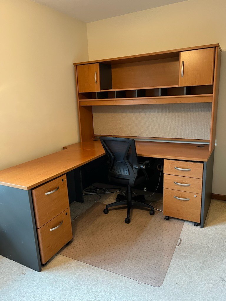 Computer Desk / Office Furniture (1 of 2)