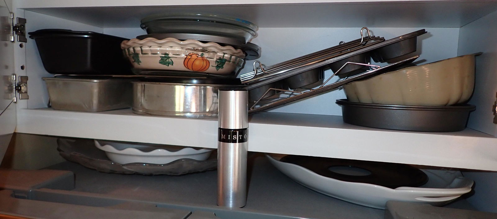 Pots Pans Misc Cookware (1 of 3)