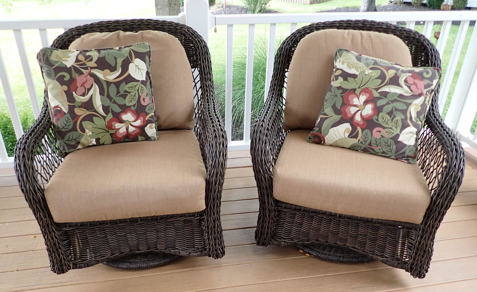 2 Wicker Swivel Rocking Chairs (1 of 2)