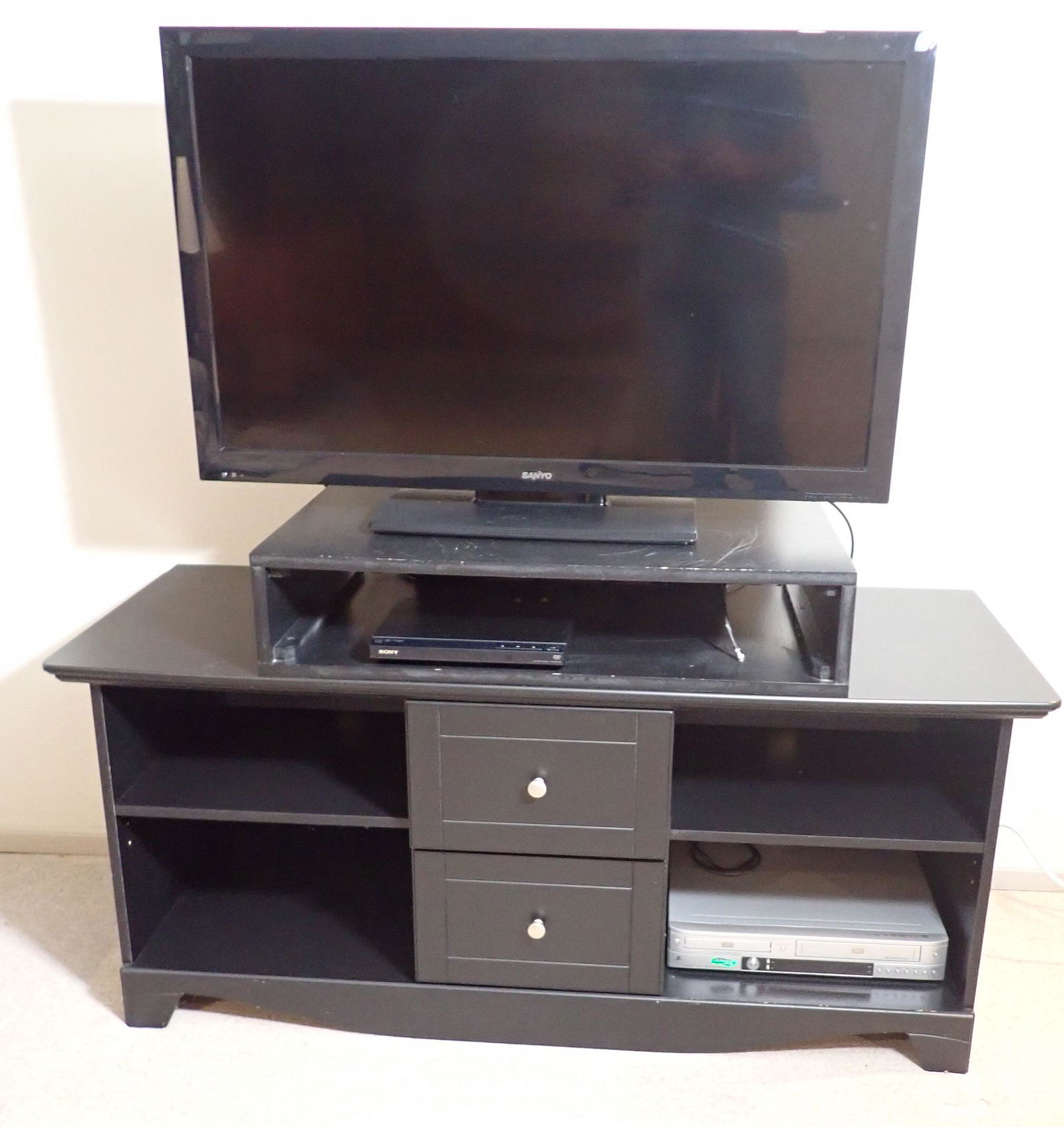 Sanyo 42" TV CD/Dvd VHS Players (1 of 2)