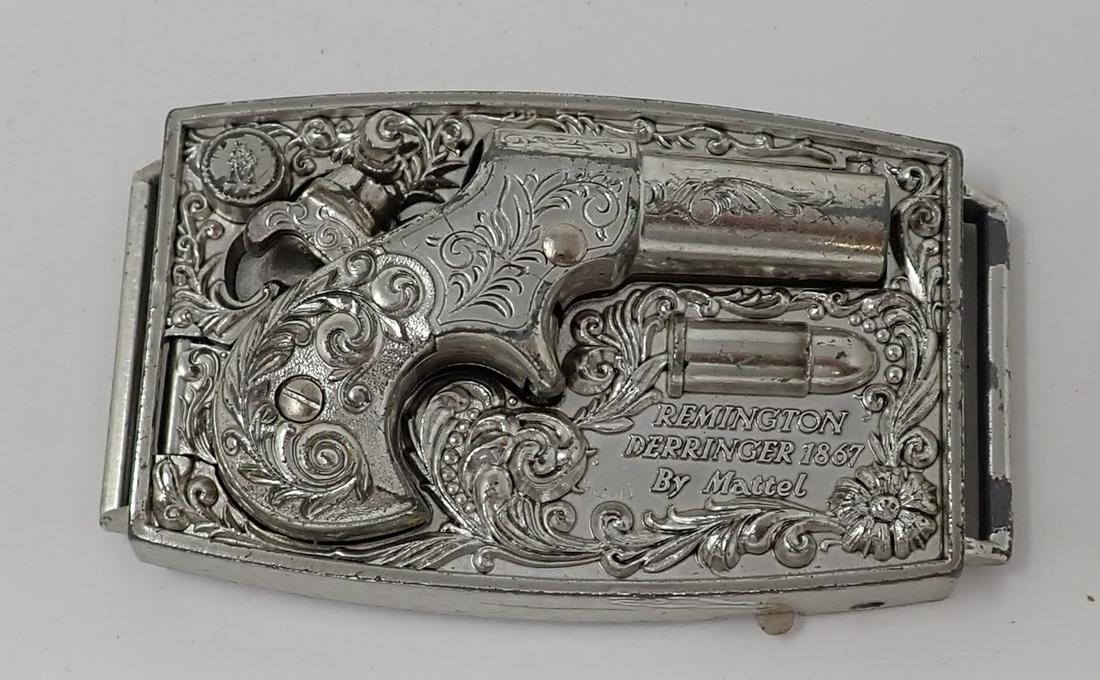 Derringer belt clearance buckle