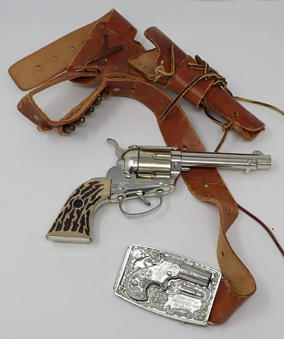 Mattel Fanner Cap Gun & Derringer Belt Buckle: With holster & Bullets
