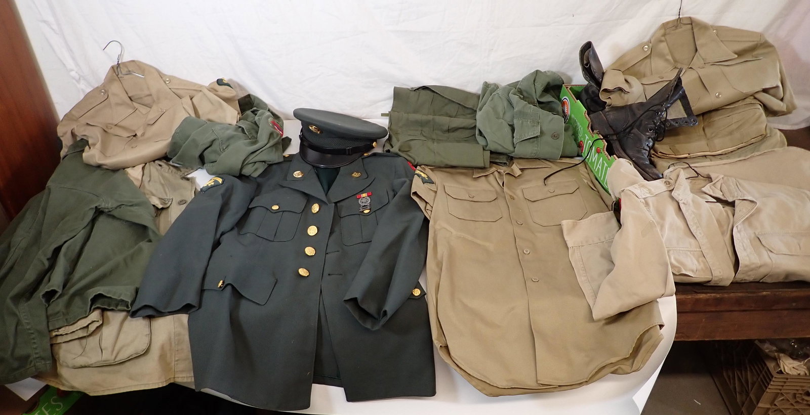 US Army Clothing & Boots: Misc clothing