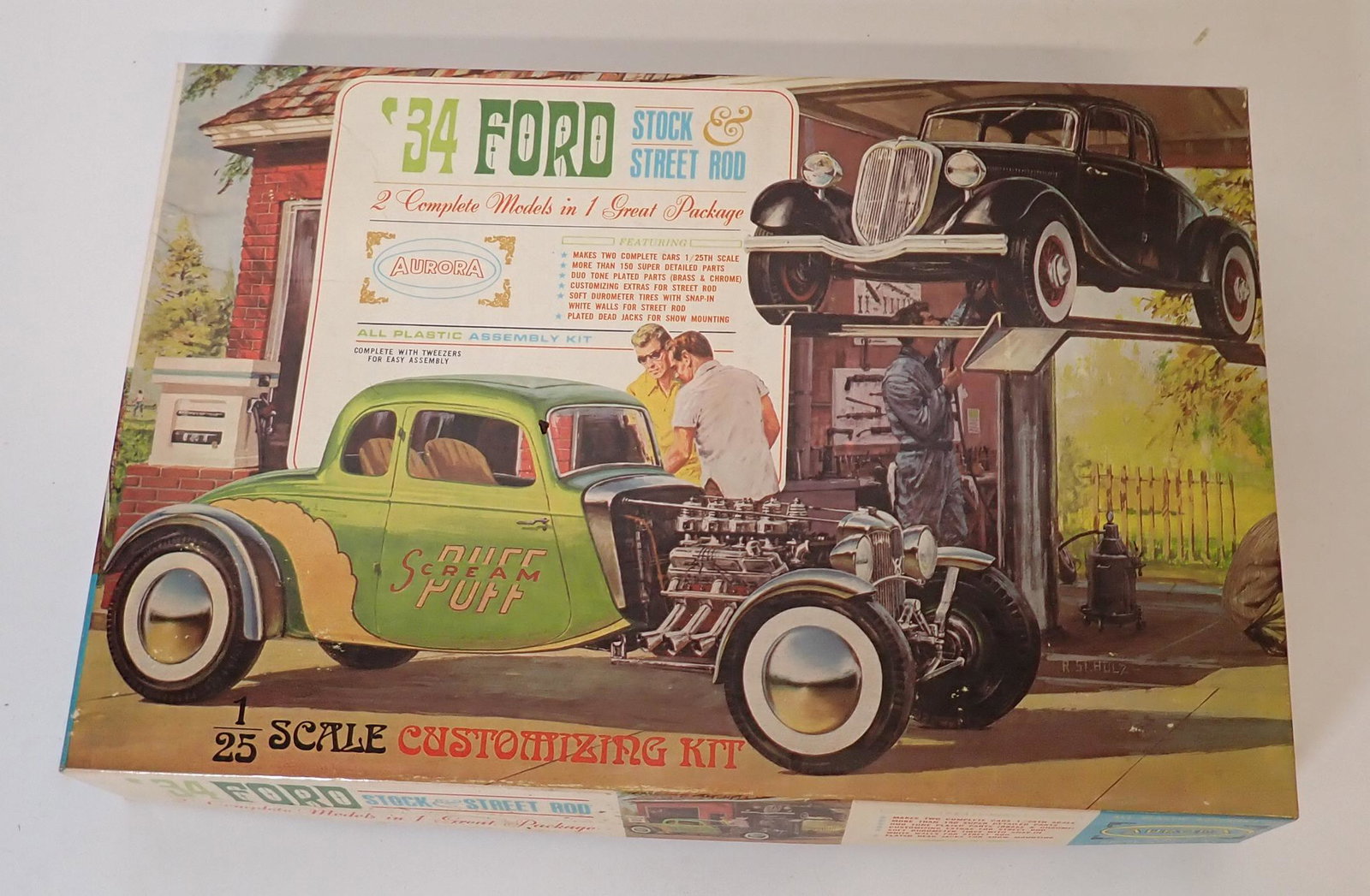 Aurora '34 Ford Stock & Street Rod Models: 1/25 scale. We do not guarantee it is complete.