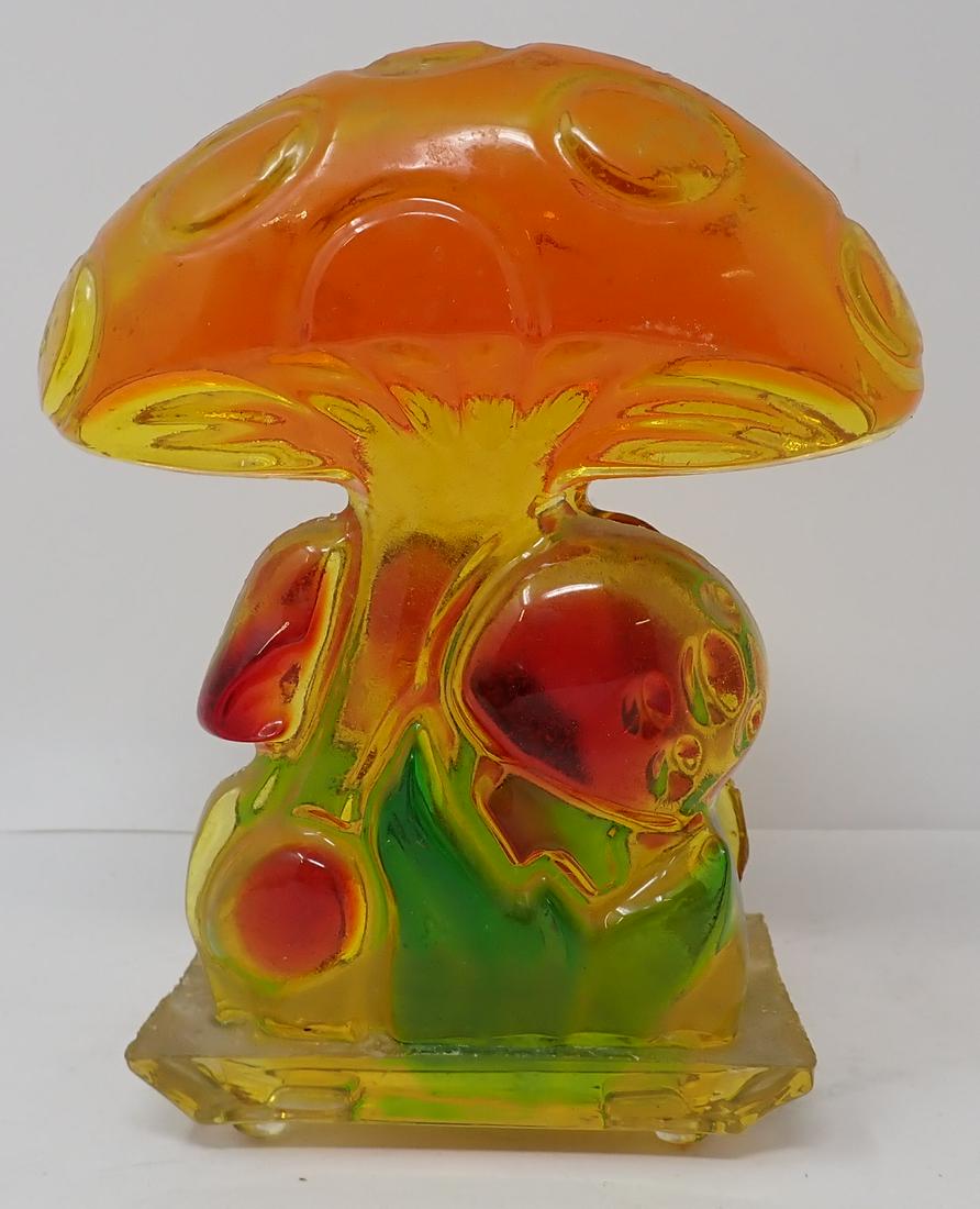 Lucite Mushroom Napkin Holder: Apprx 71/8" tall