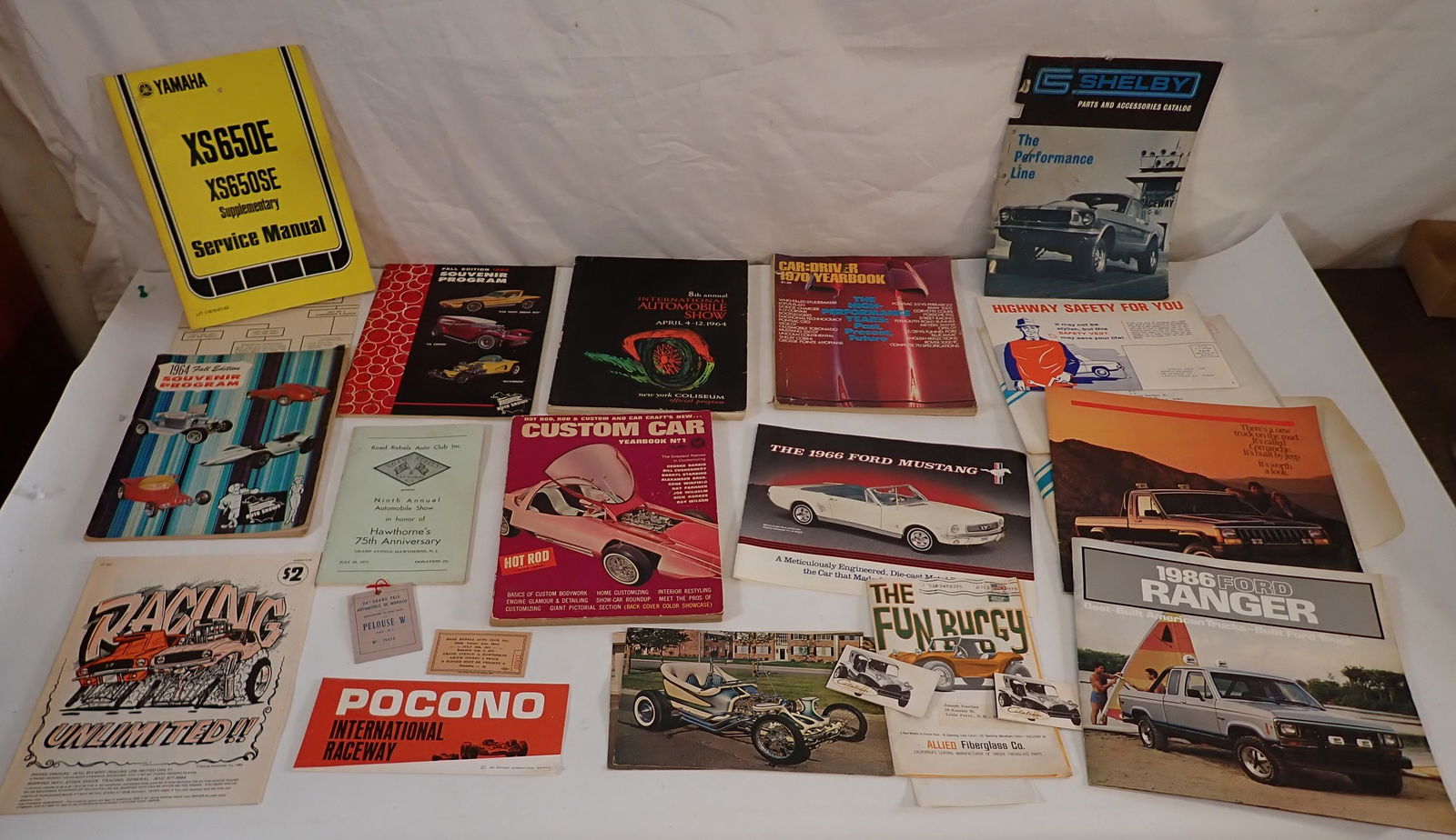 Vintage Hot Rod Magazines & Misc (1 of 10)