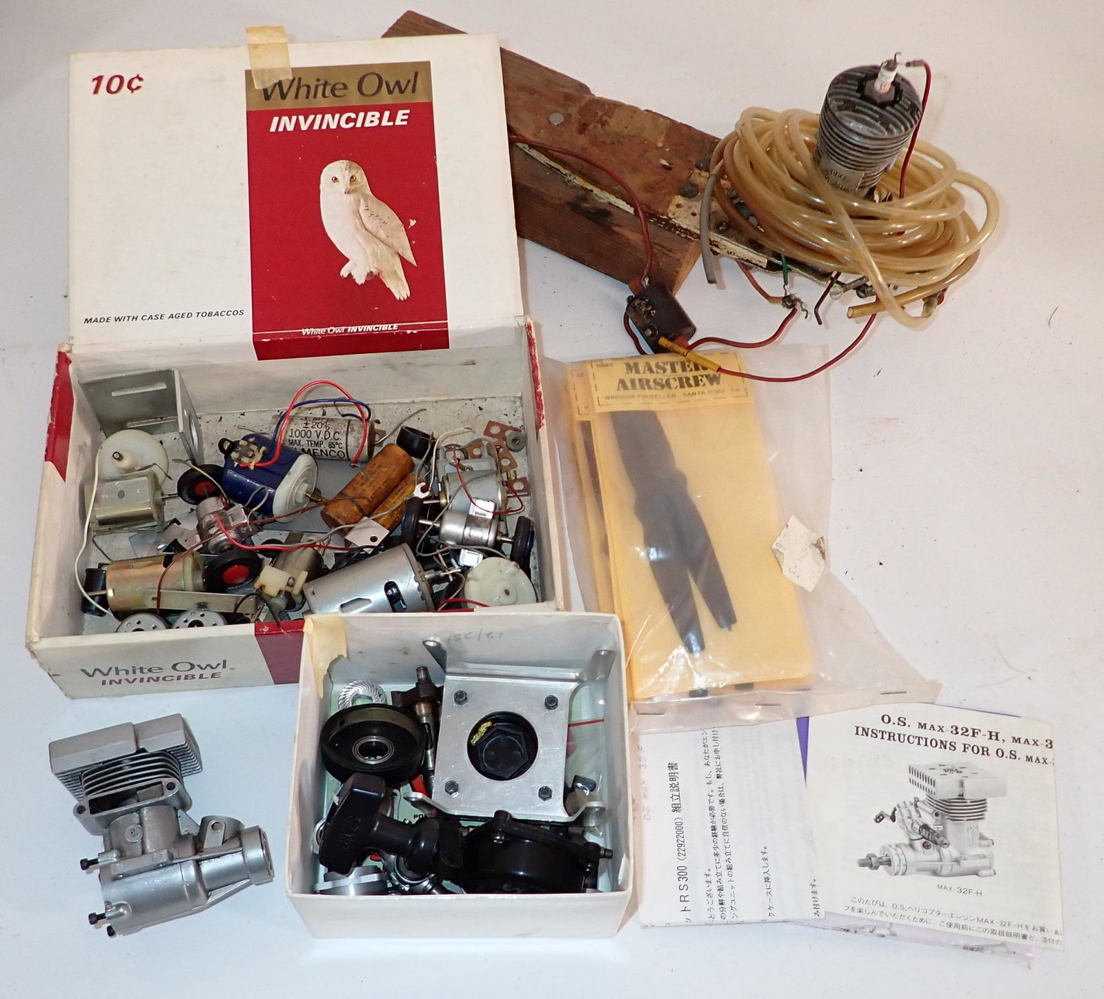 O.S Max Radio Controlled Airplane Motor & Parts (1 of 8)