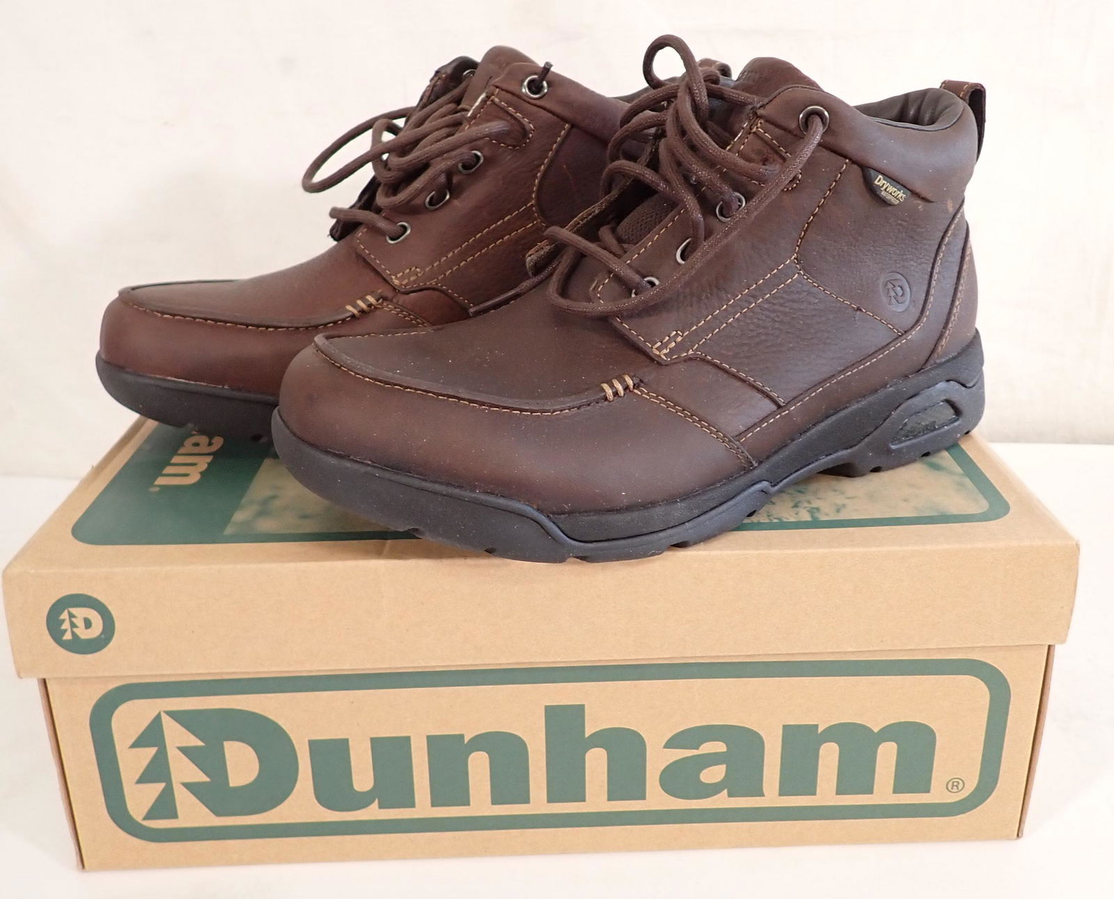 Dunham Highland Moc Toe Chukka Shoes: Size 8 1/2